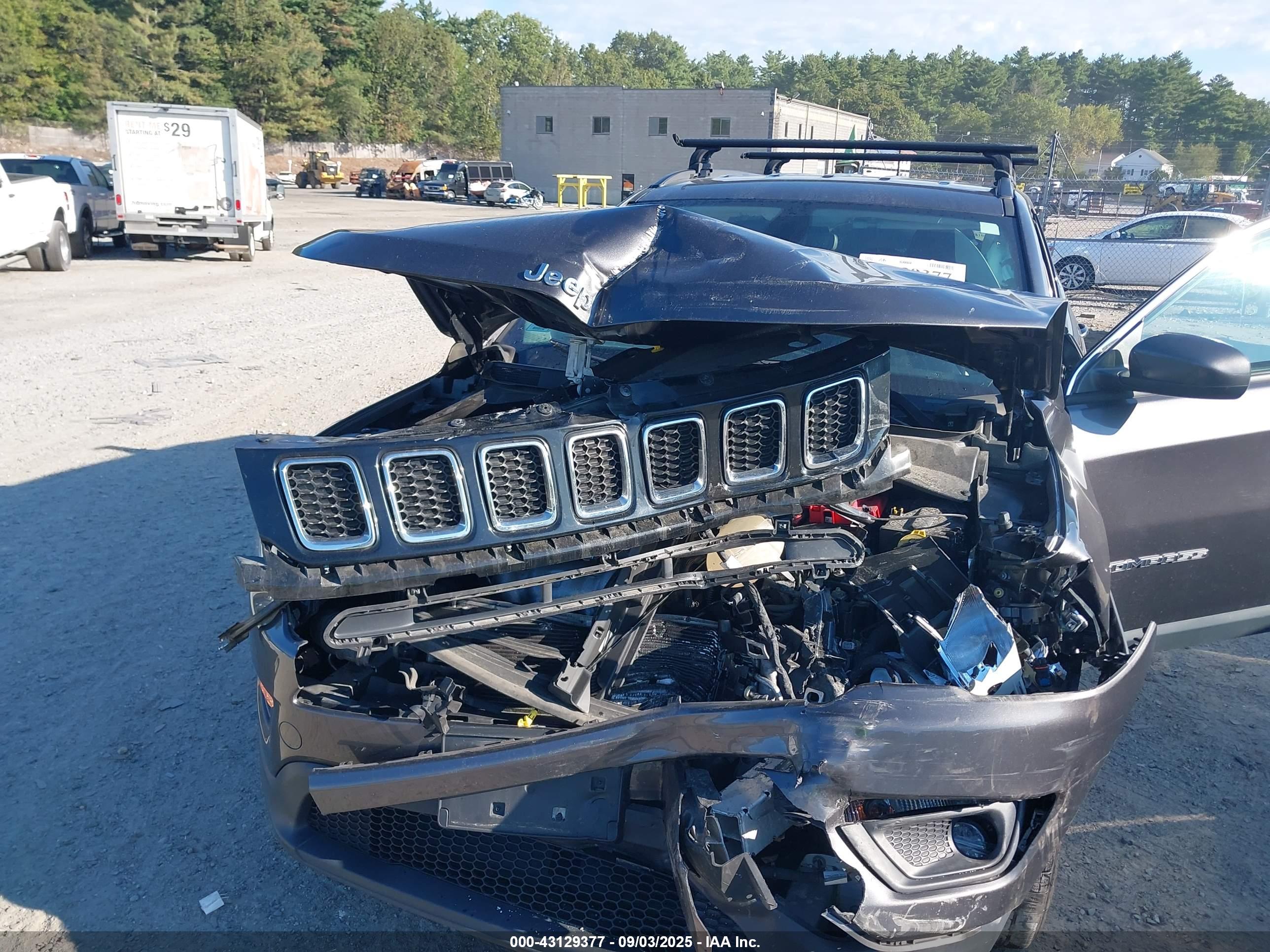 JEEP COMPASS image 6