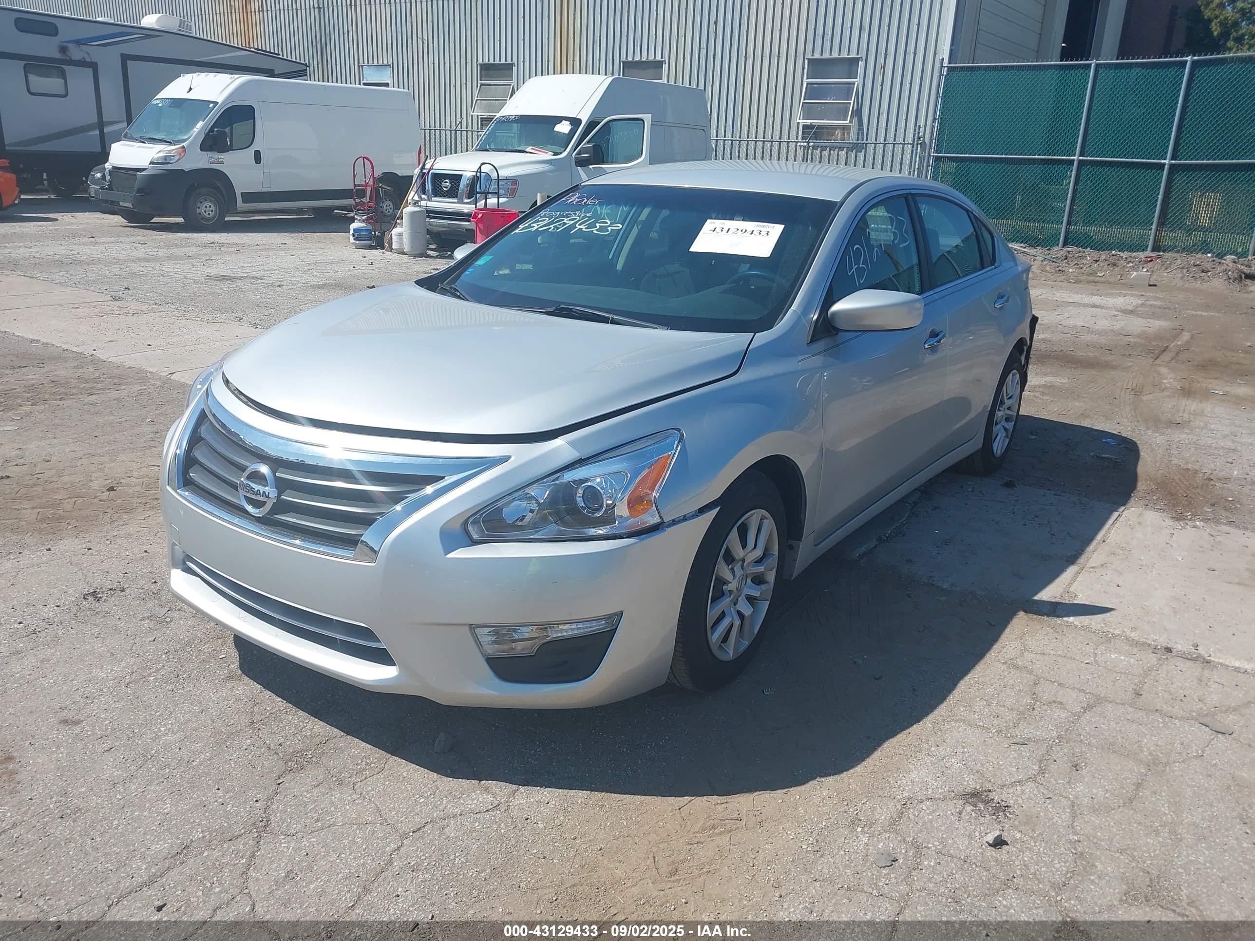NISSAN ALTIMA image 2