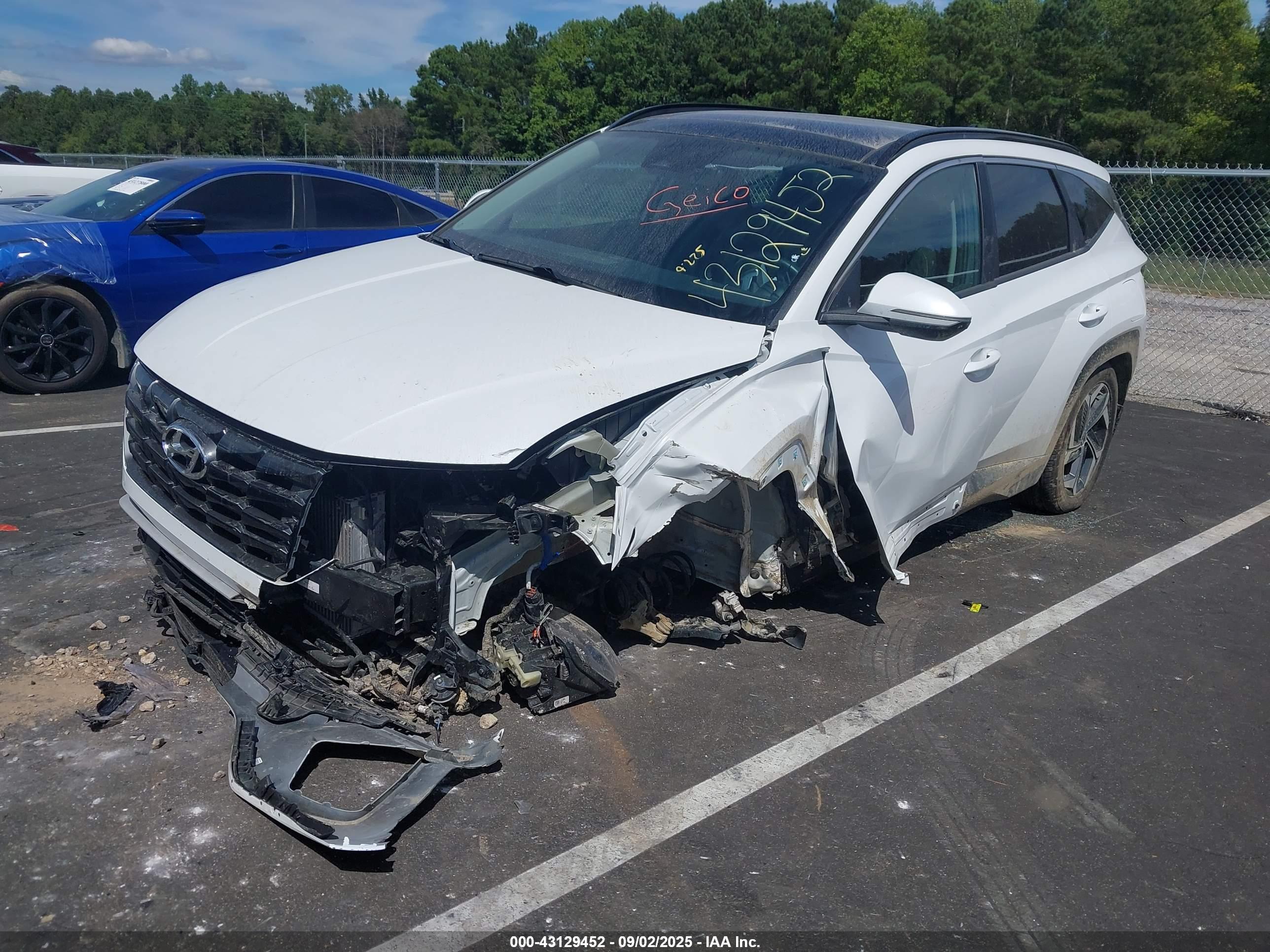 HYUNDAI TUCSON image 2