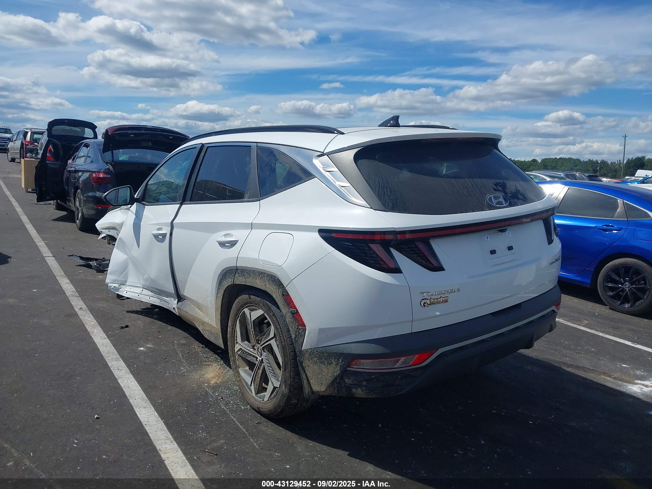 HYUNDAI TUCSON image 3