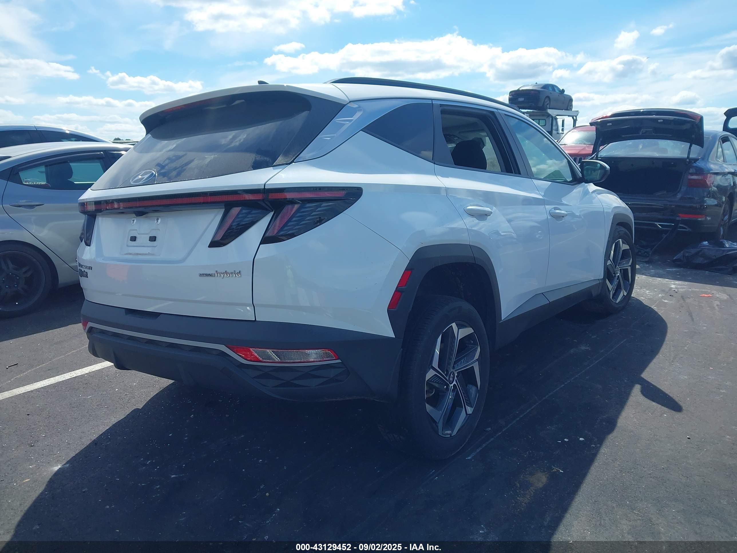 HYUNDAI TUCSON image 4