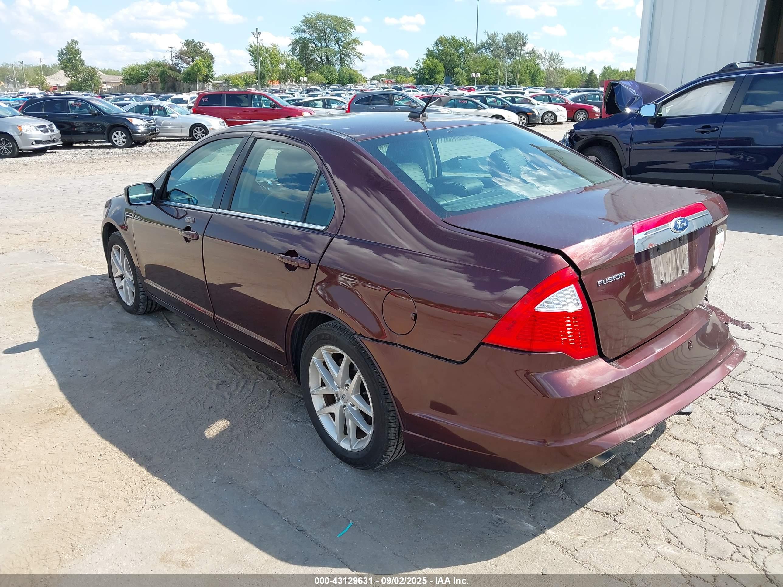 FORD FUSION image 3