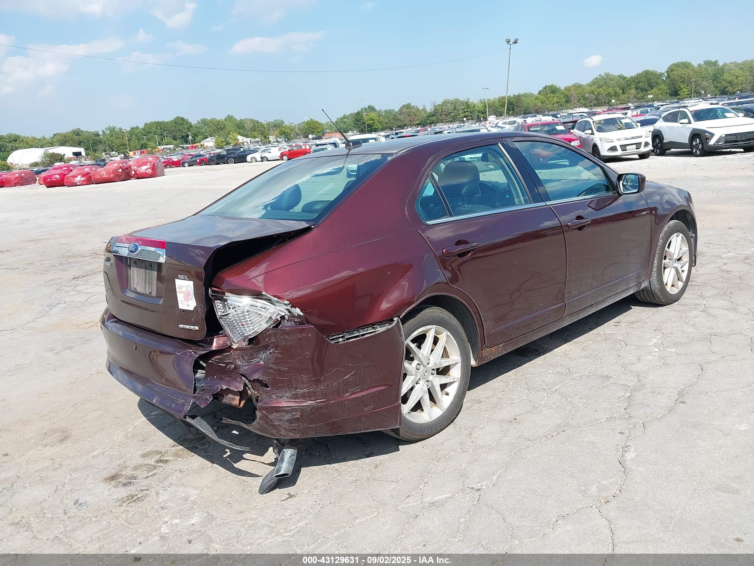 FORD FUSION image 4