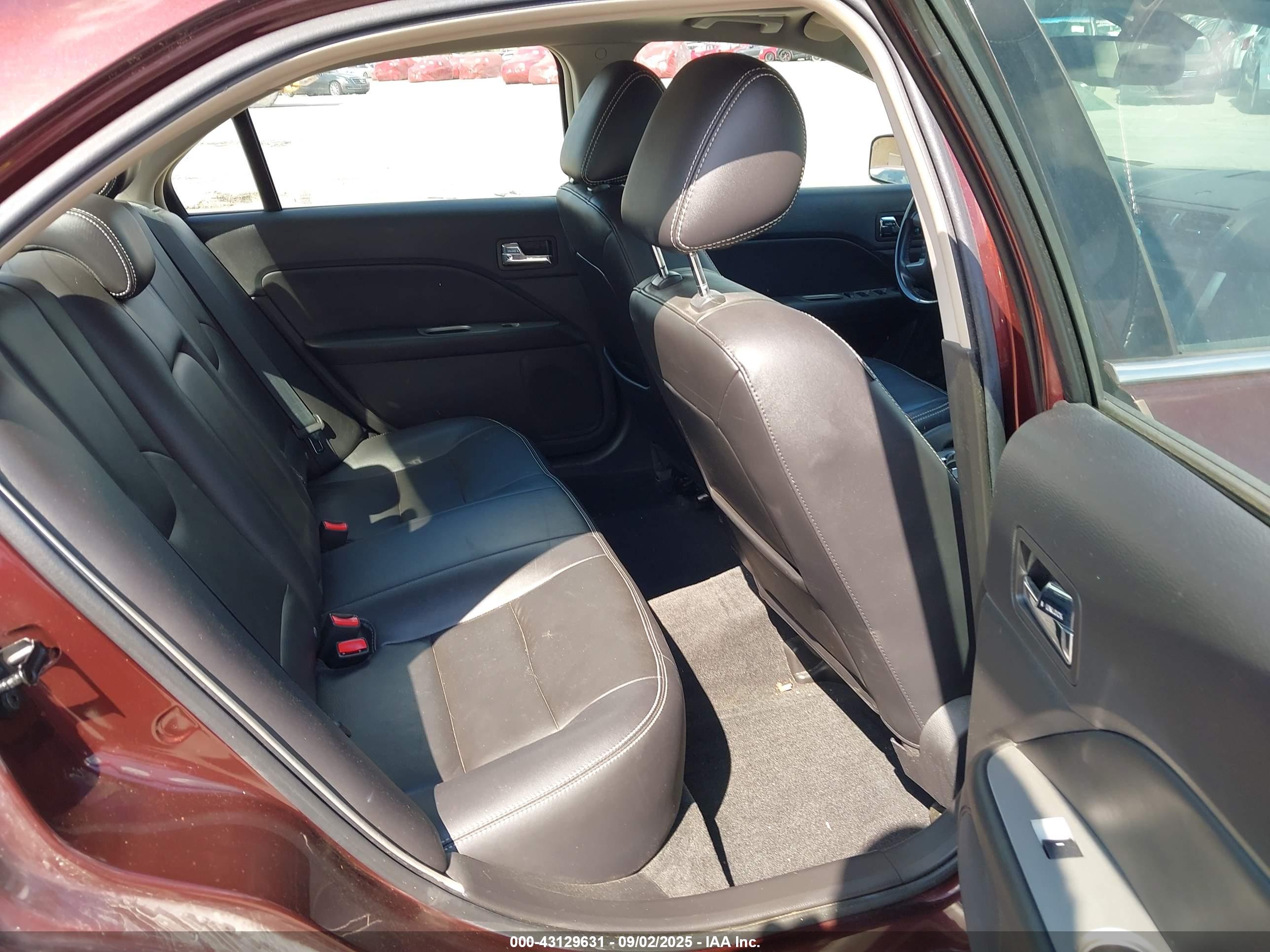 FORD FUSION image 8