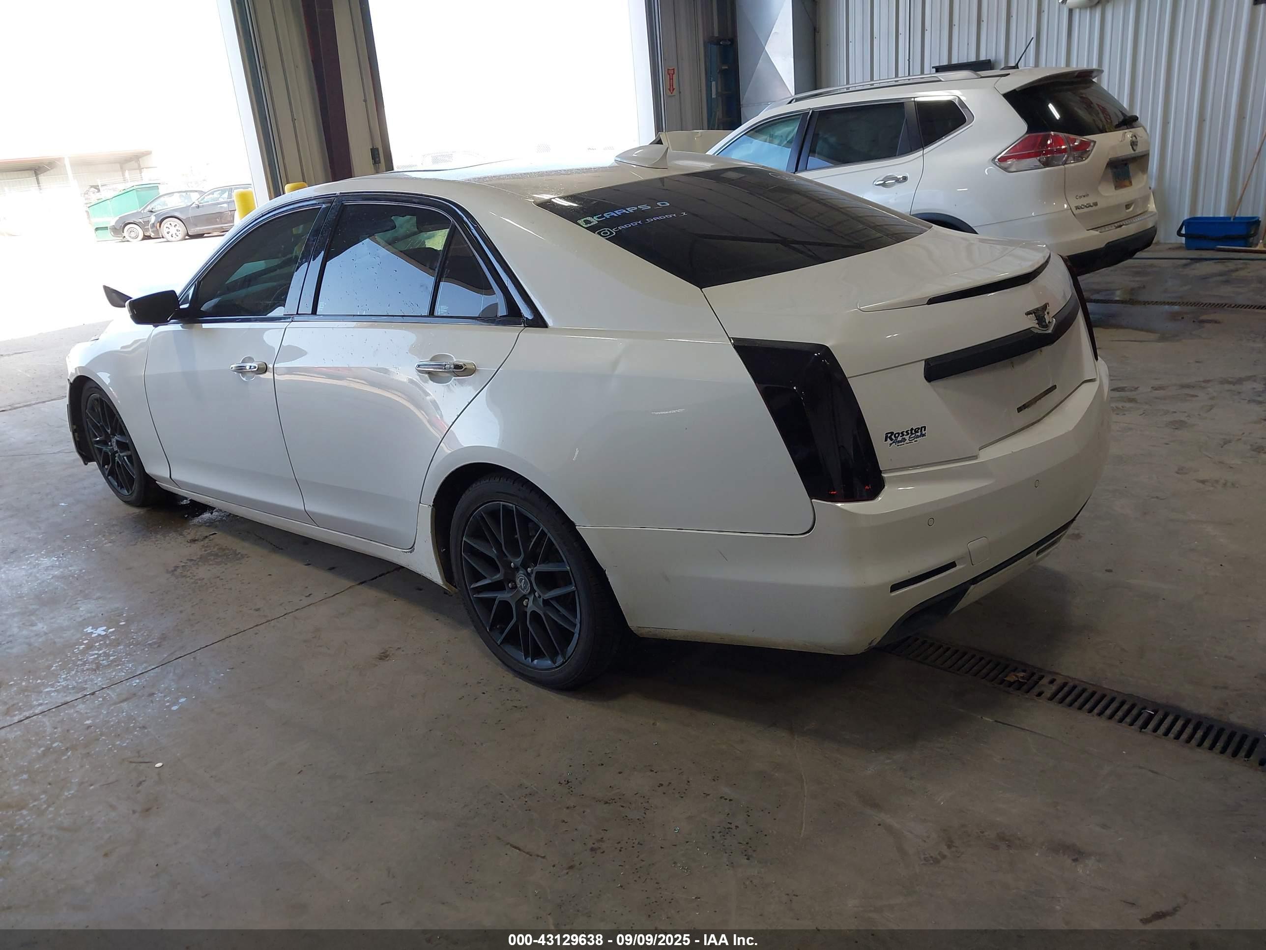CADILLAC CTS image 3