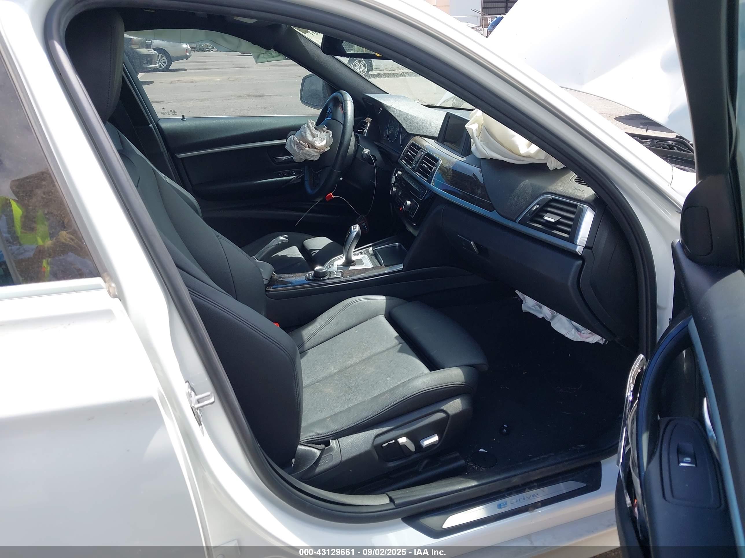 BMW 330E image 5