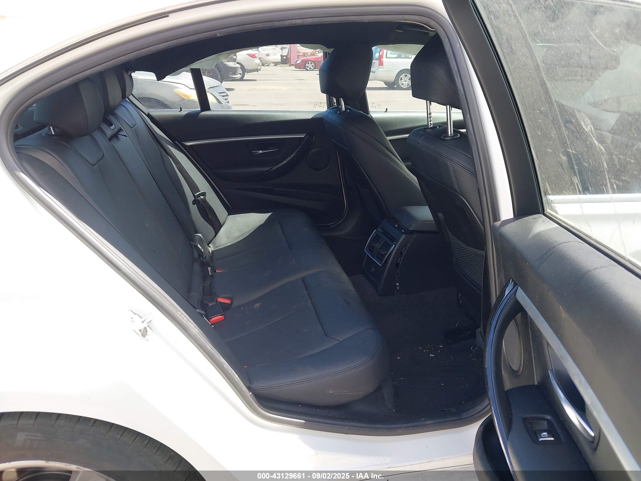 BMW 330E image 8