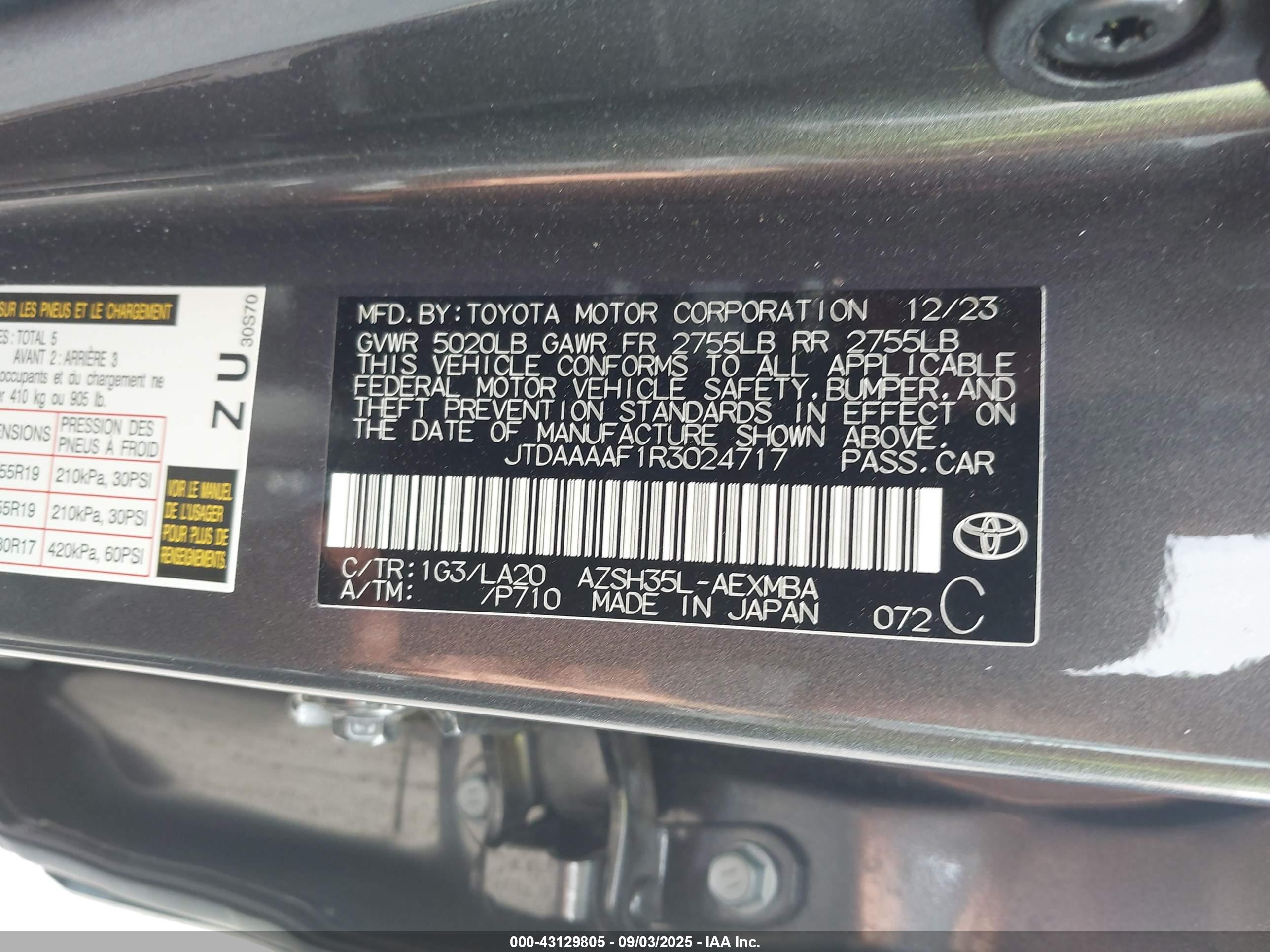 TOYOTA CROWN image 9
