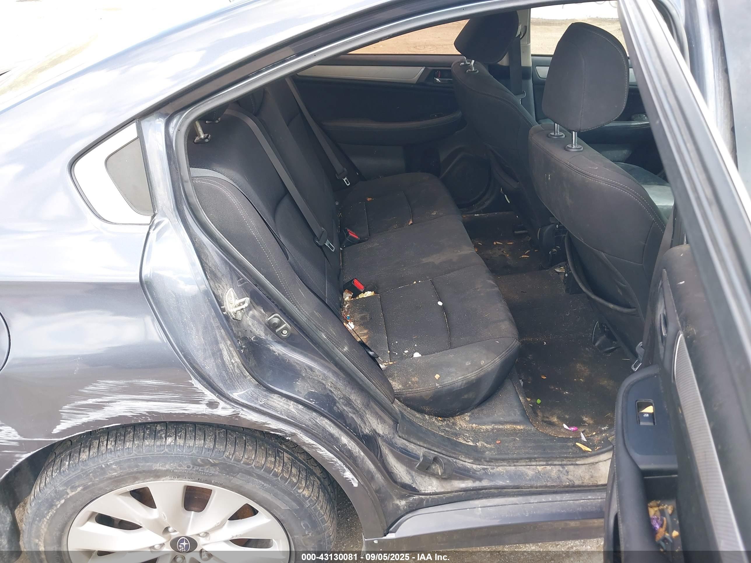 SUBARU LEGACY image 8