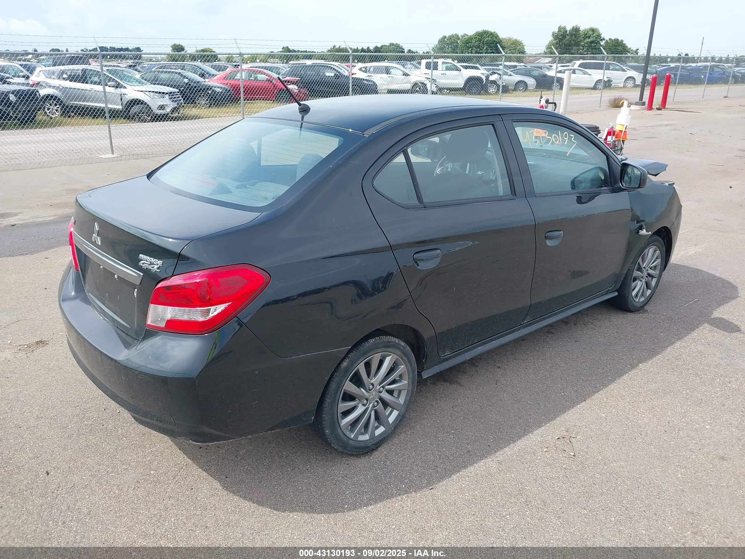 MITSUBISHI MIRAGE image 4