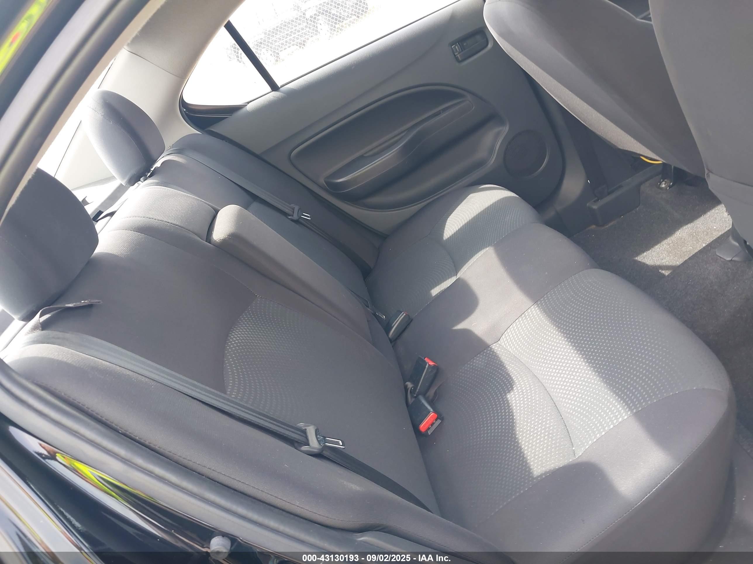MITSUBISHI MIRAGE image 8