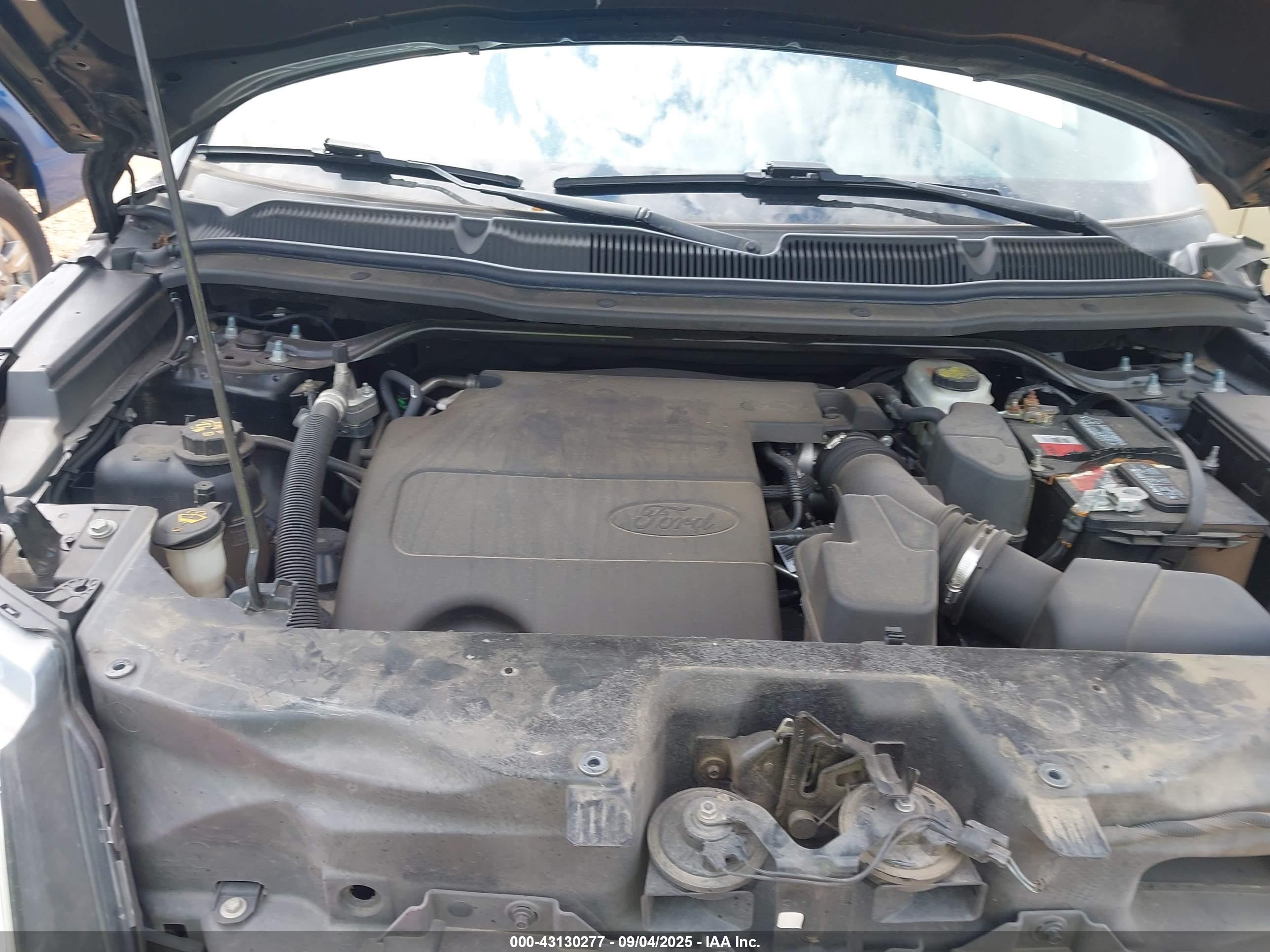 FORD EXPLORER image 10