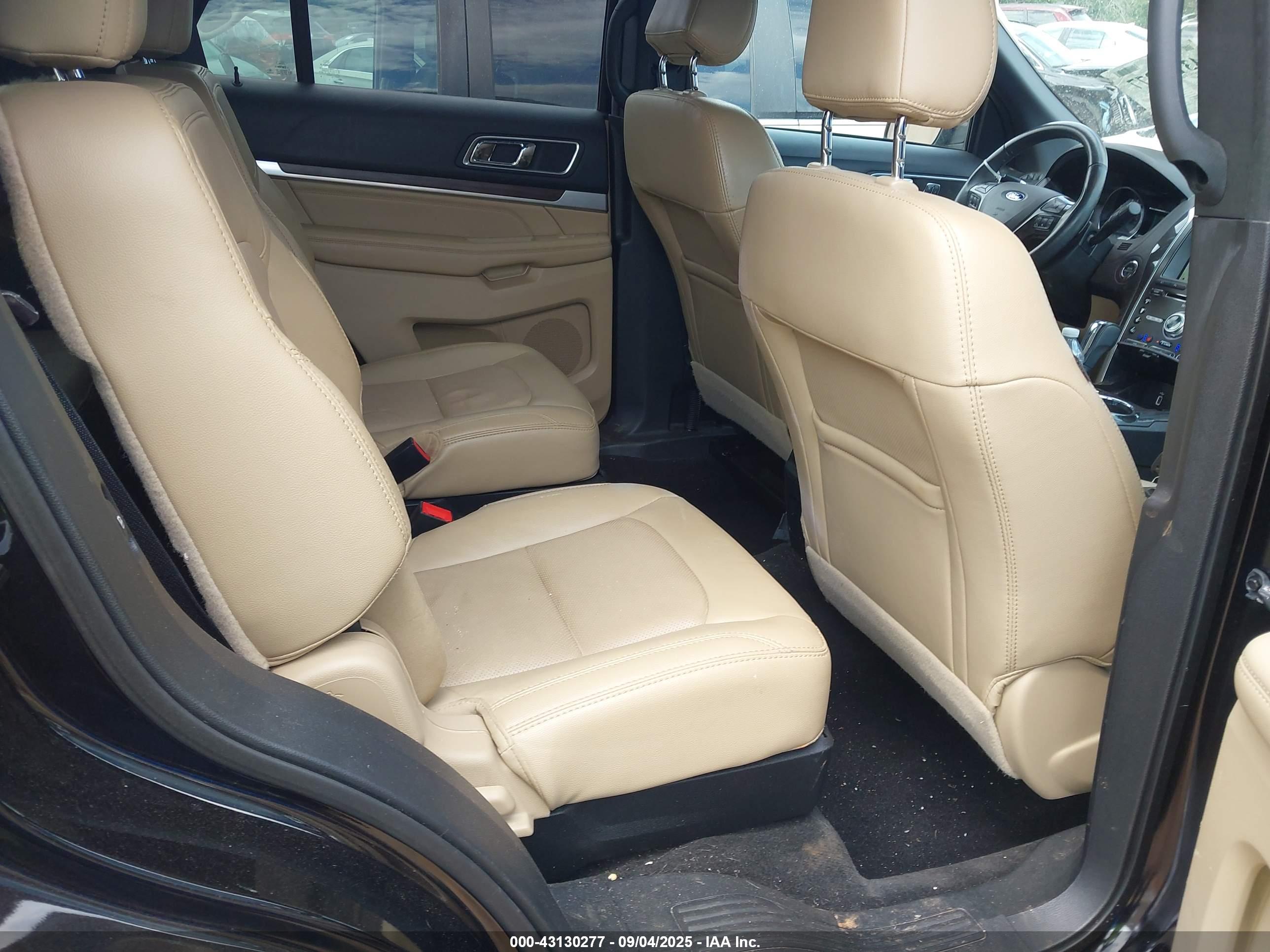 FORD EXPLORER image 8