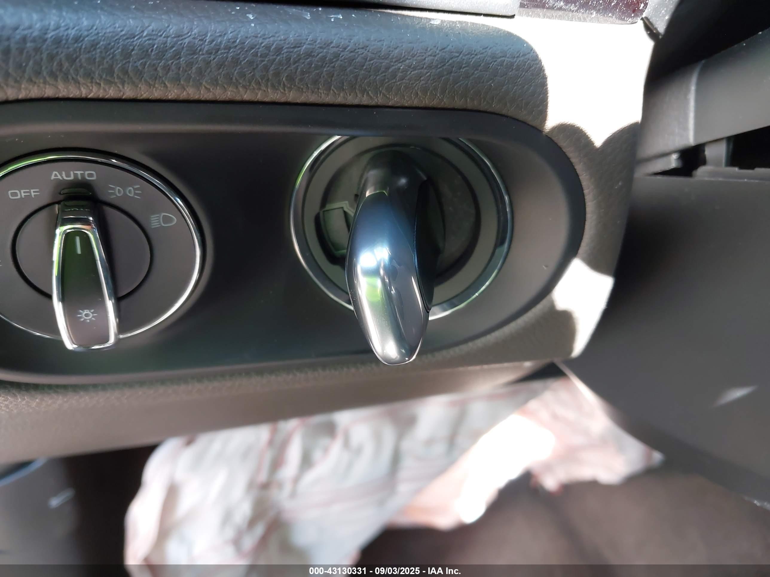 PORSCHE MACAN image 11