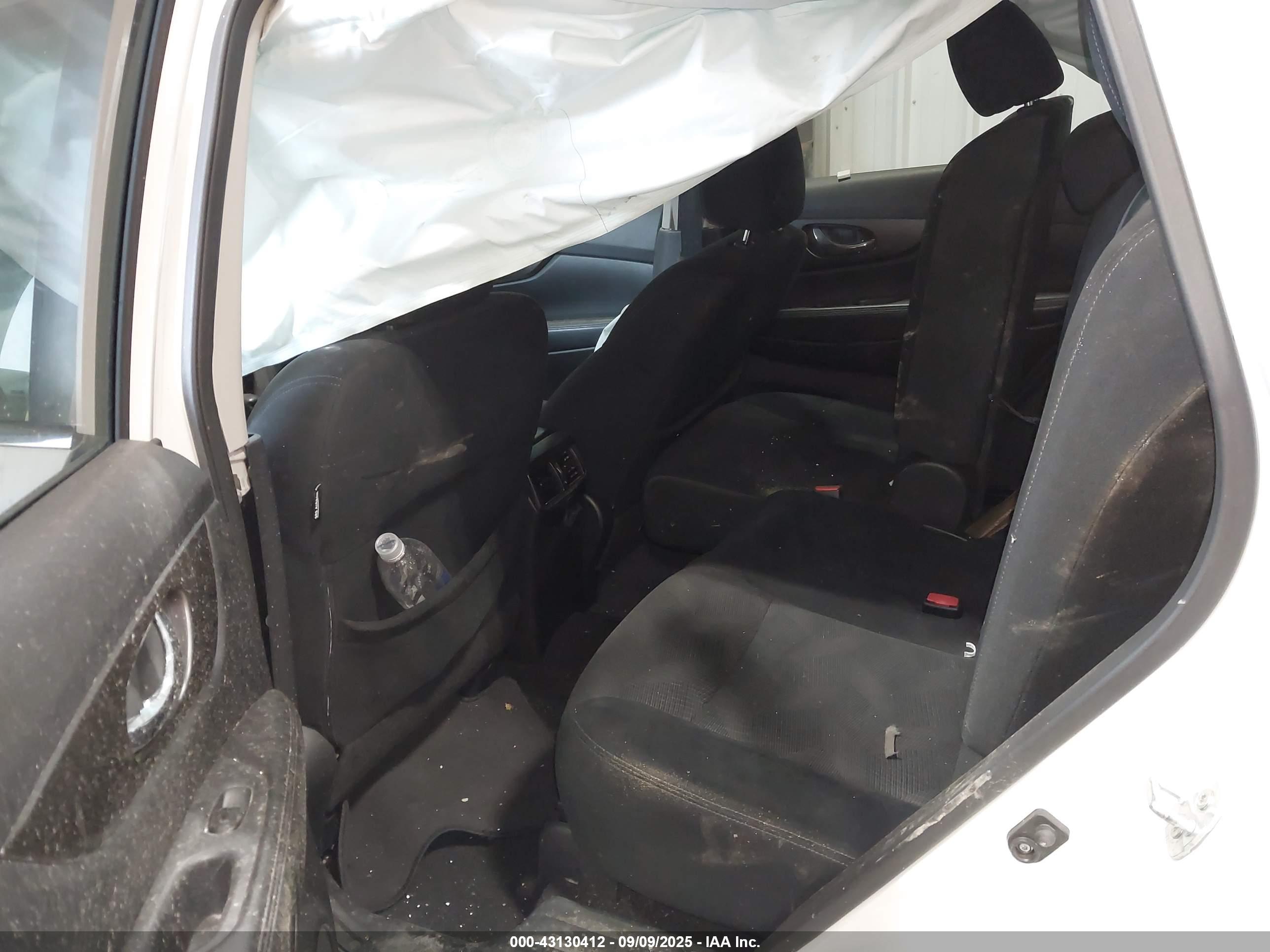 NISSAN ROGUE image 8