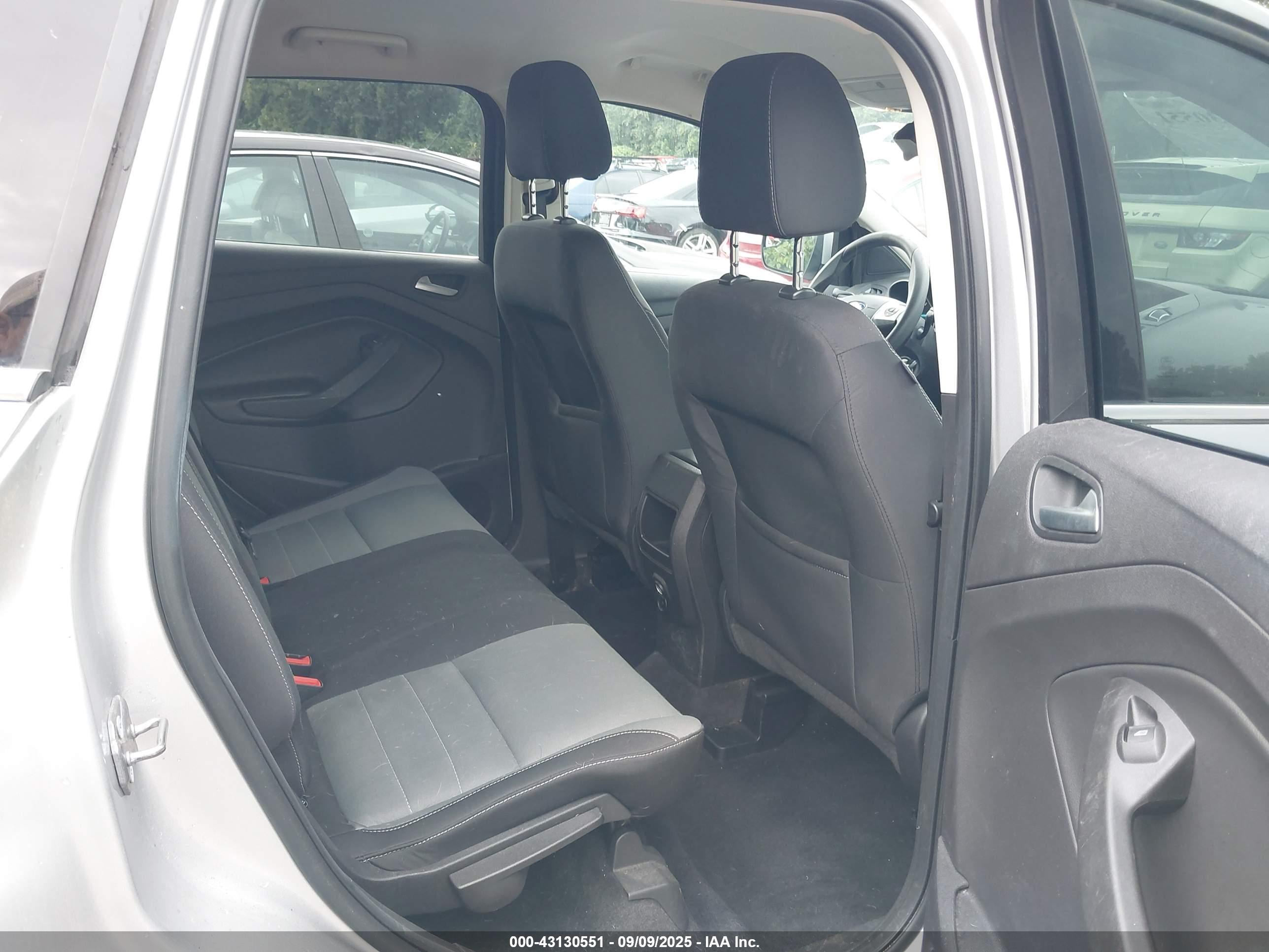 FORD ESCAPE image 8