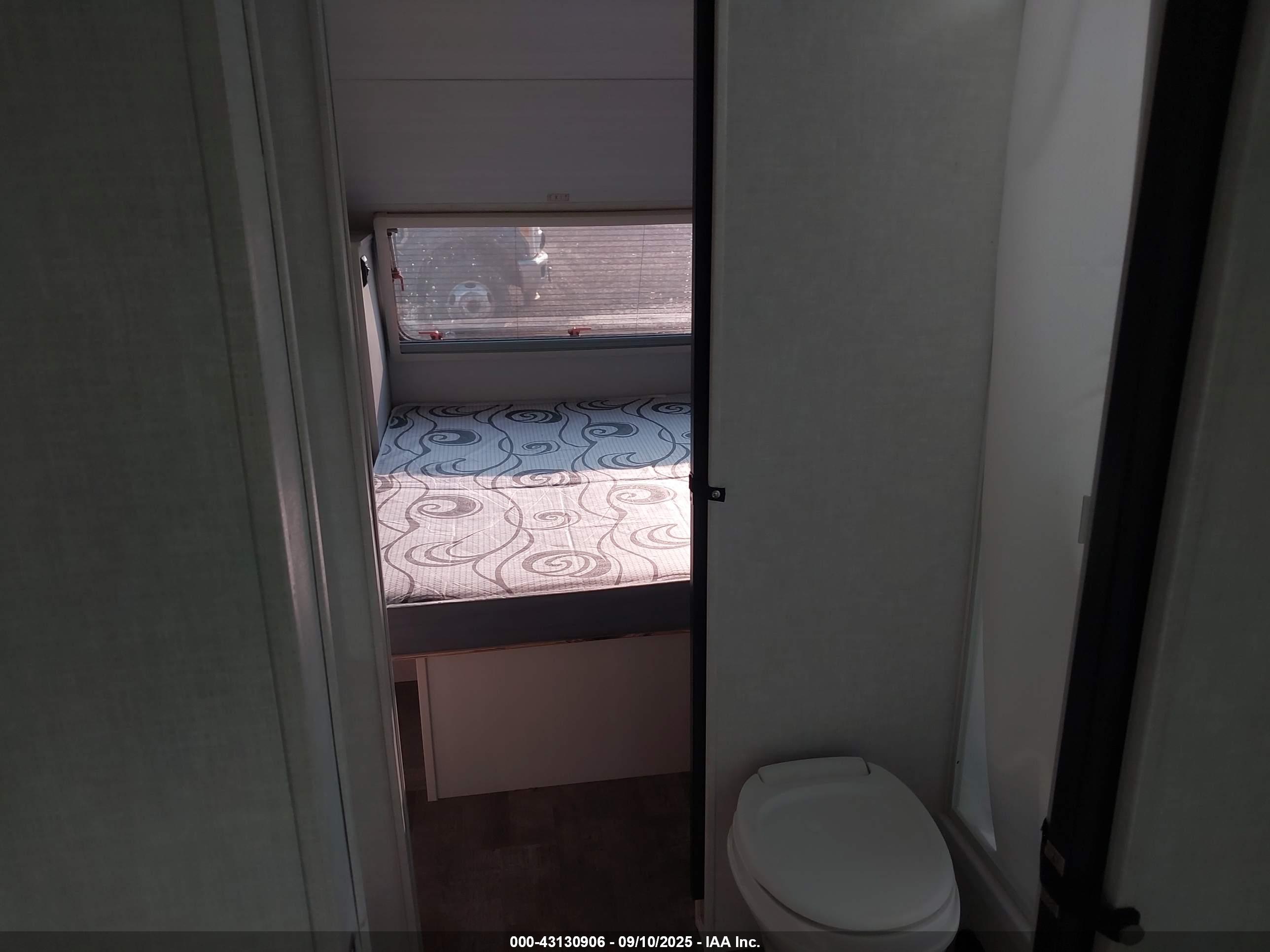 R-POD TRAVEL image 8