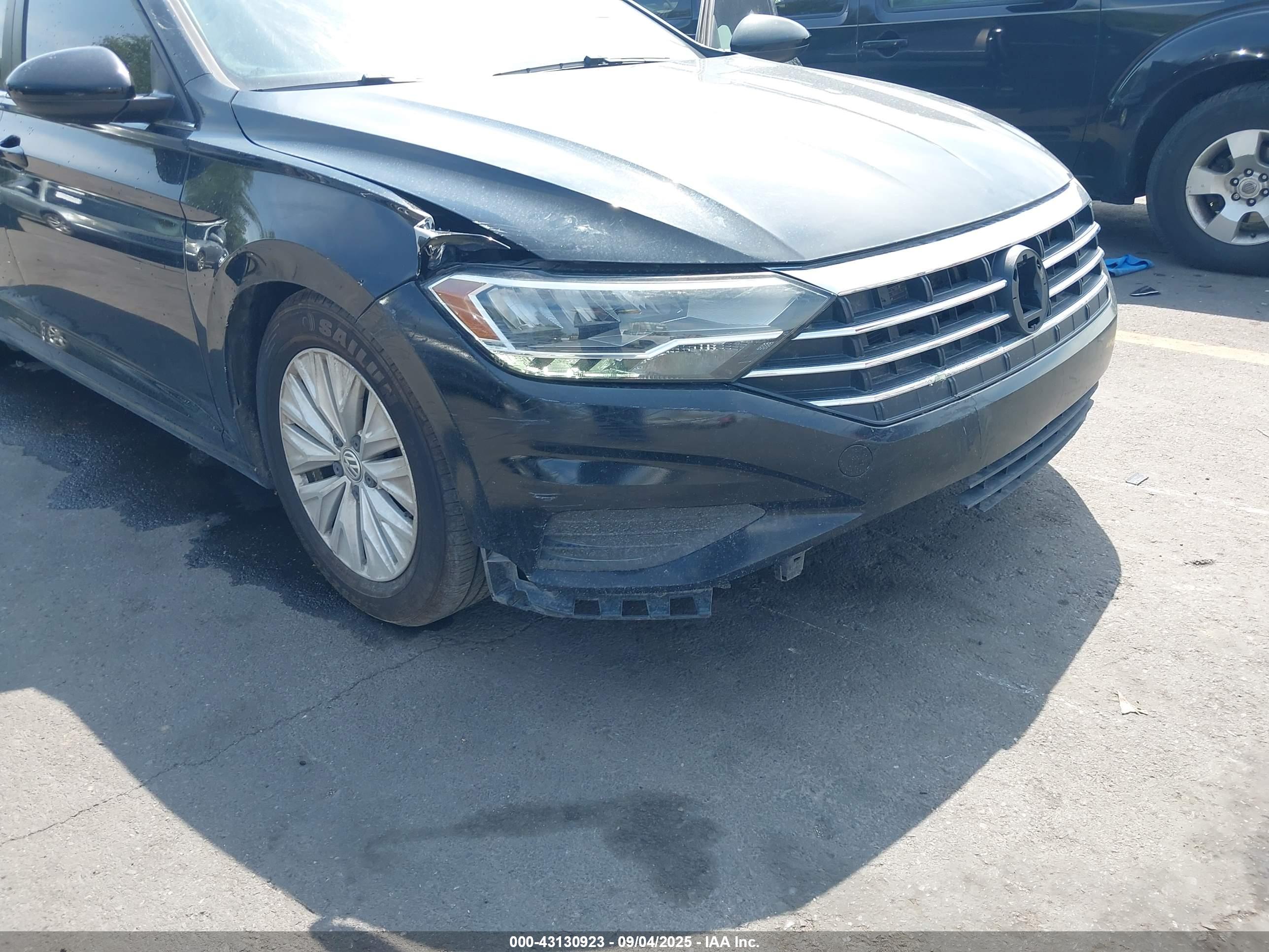 VOLKSWAGEN JETTA image 6