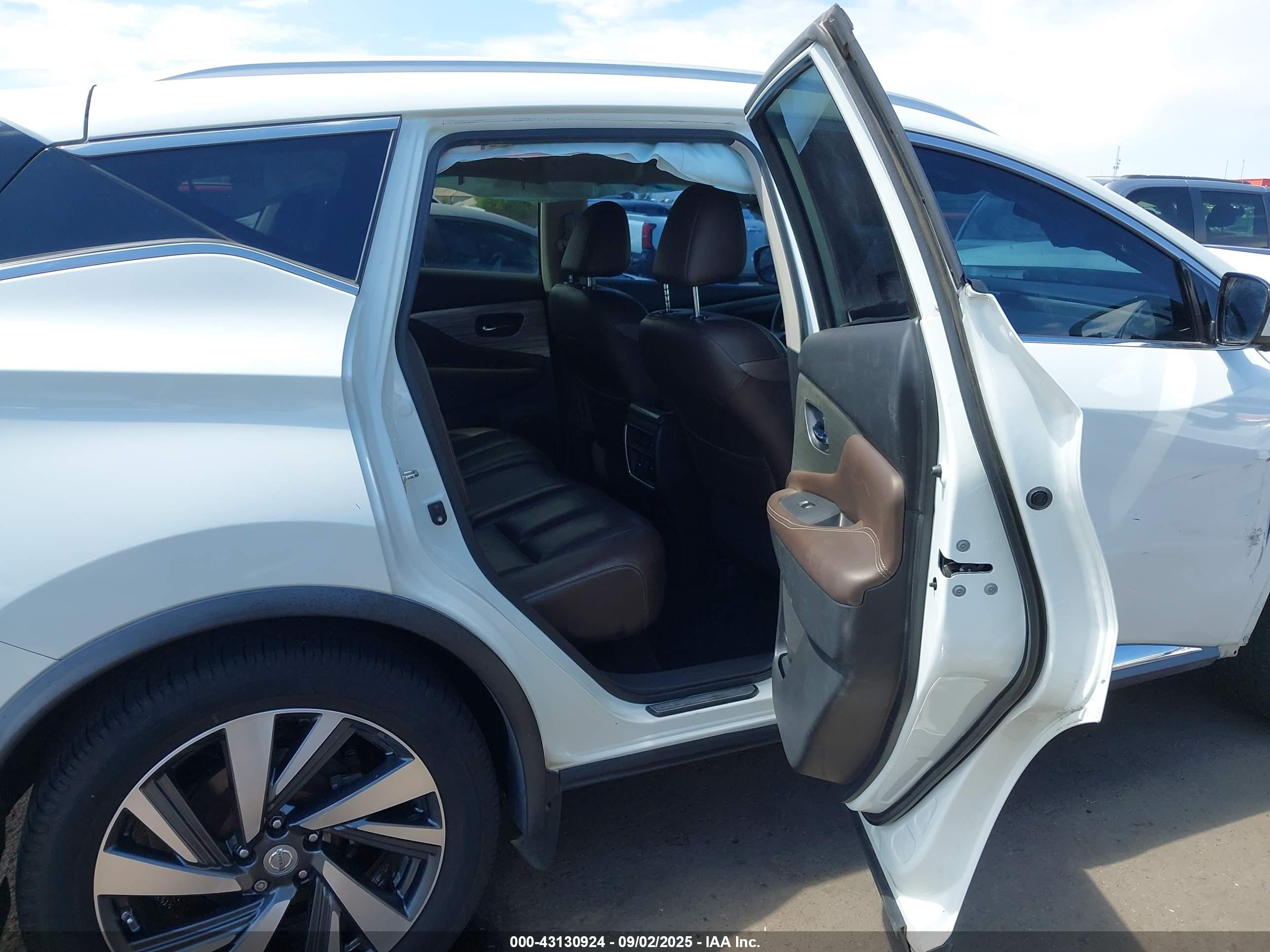 NISSAN MURANO image 8