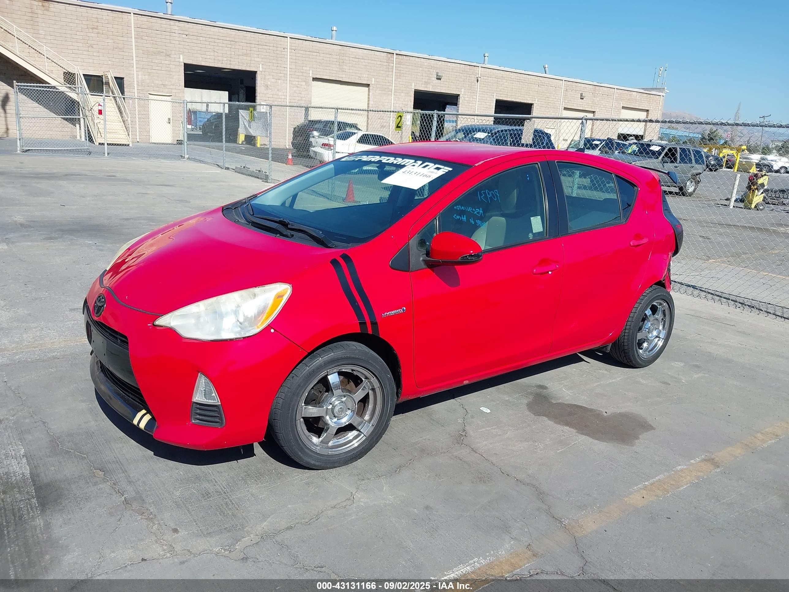 TOYOTA PRIUS image 2