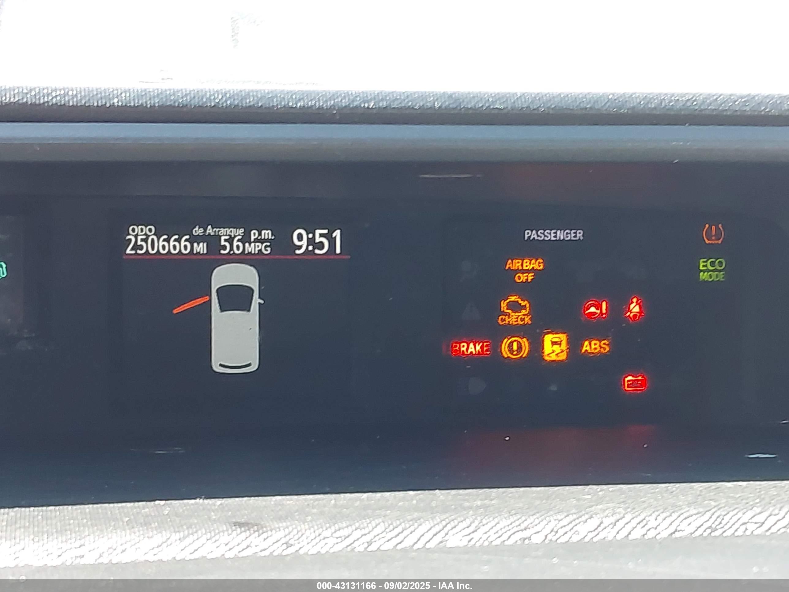TOYOTA PRIUS image 7
