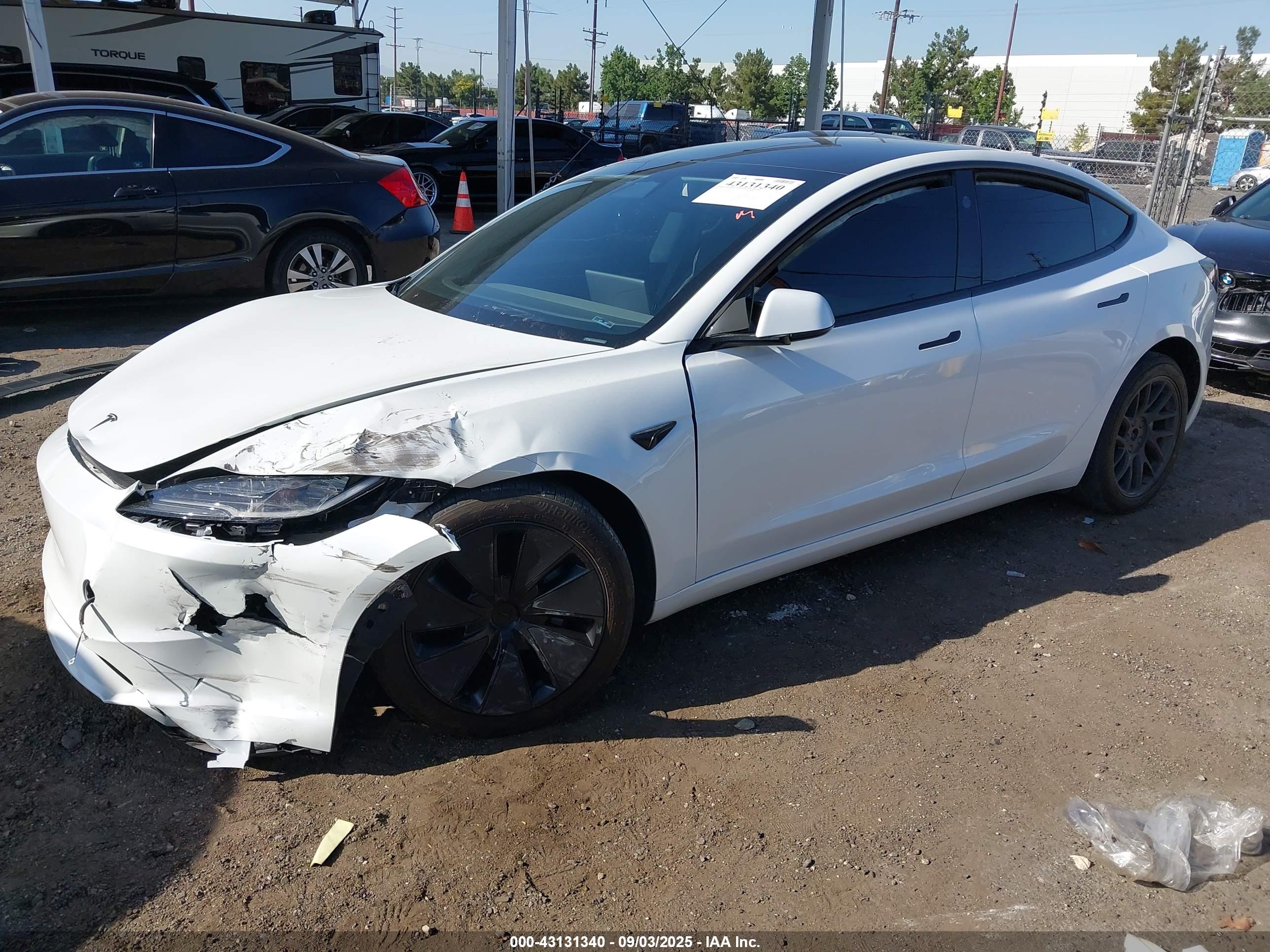TESLA MODEL image 2