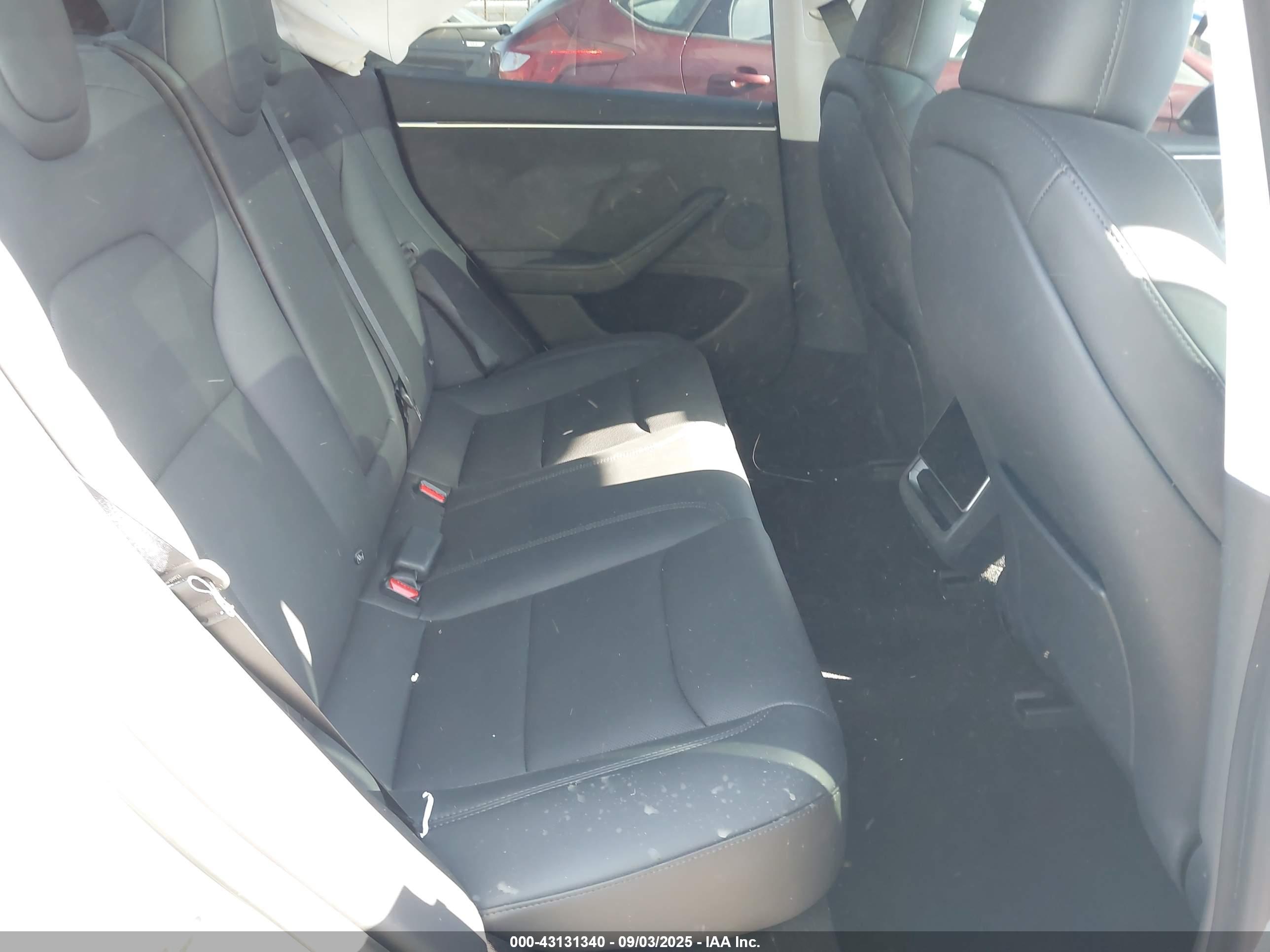 TESLA MODEL image 8