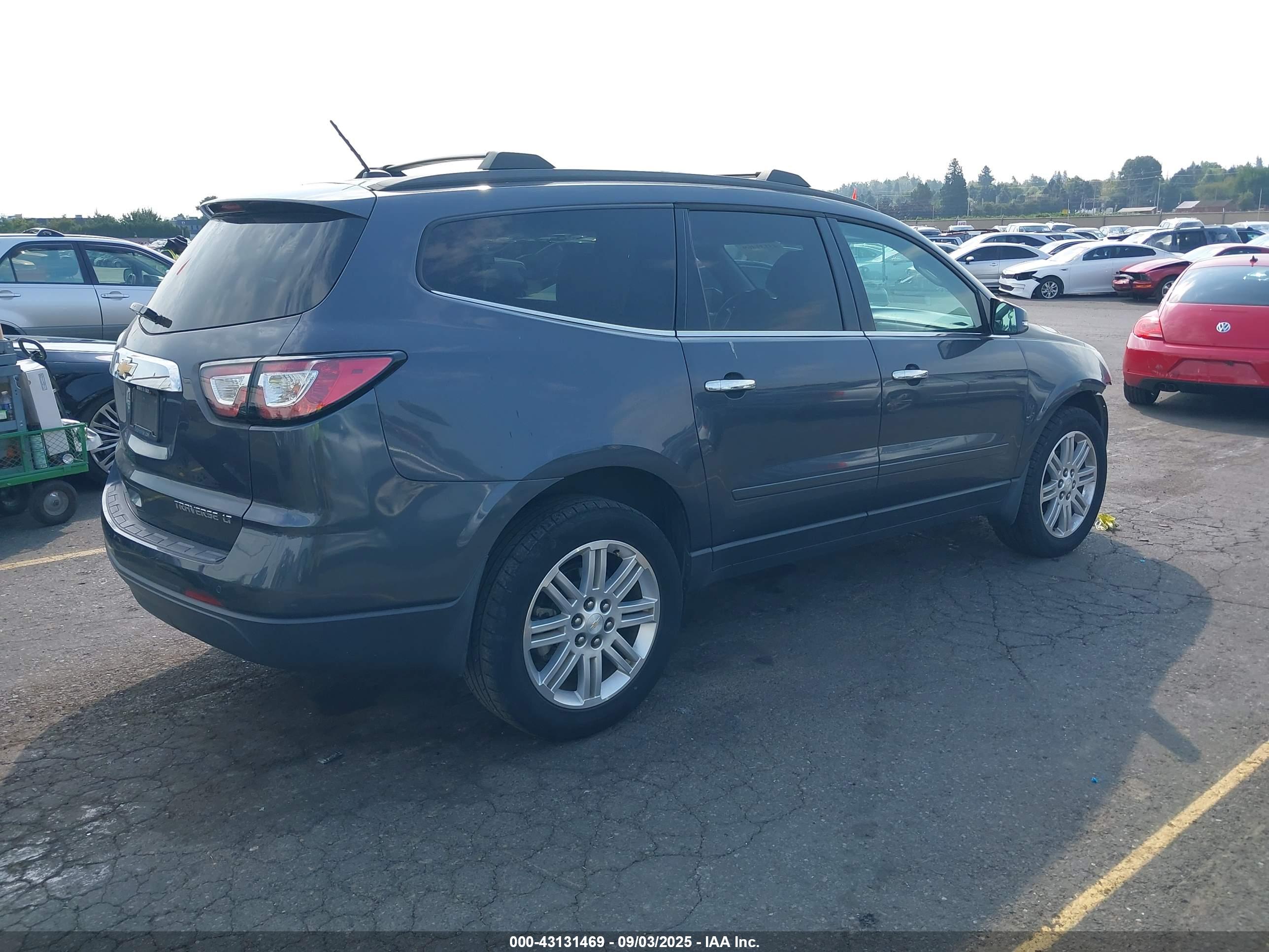 CHEVROLET TRAVERSE image 4