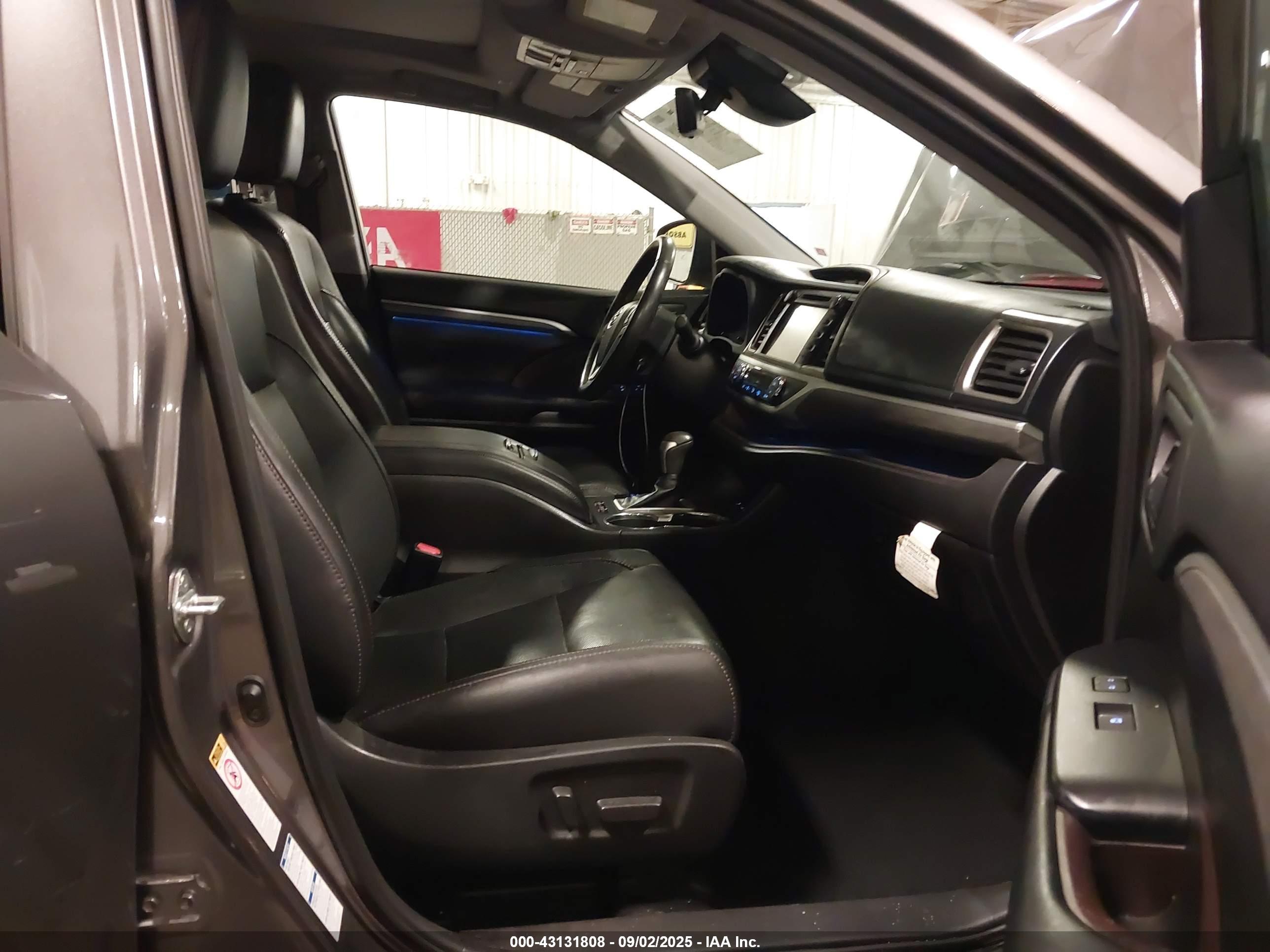 TOYOTA HIGHLANDER image 5