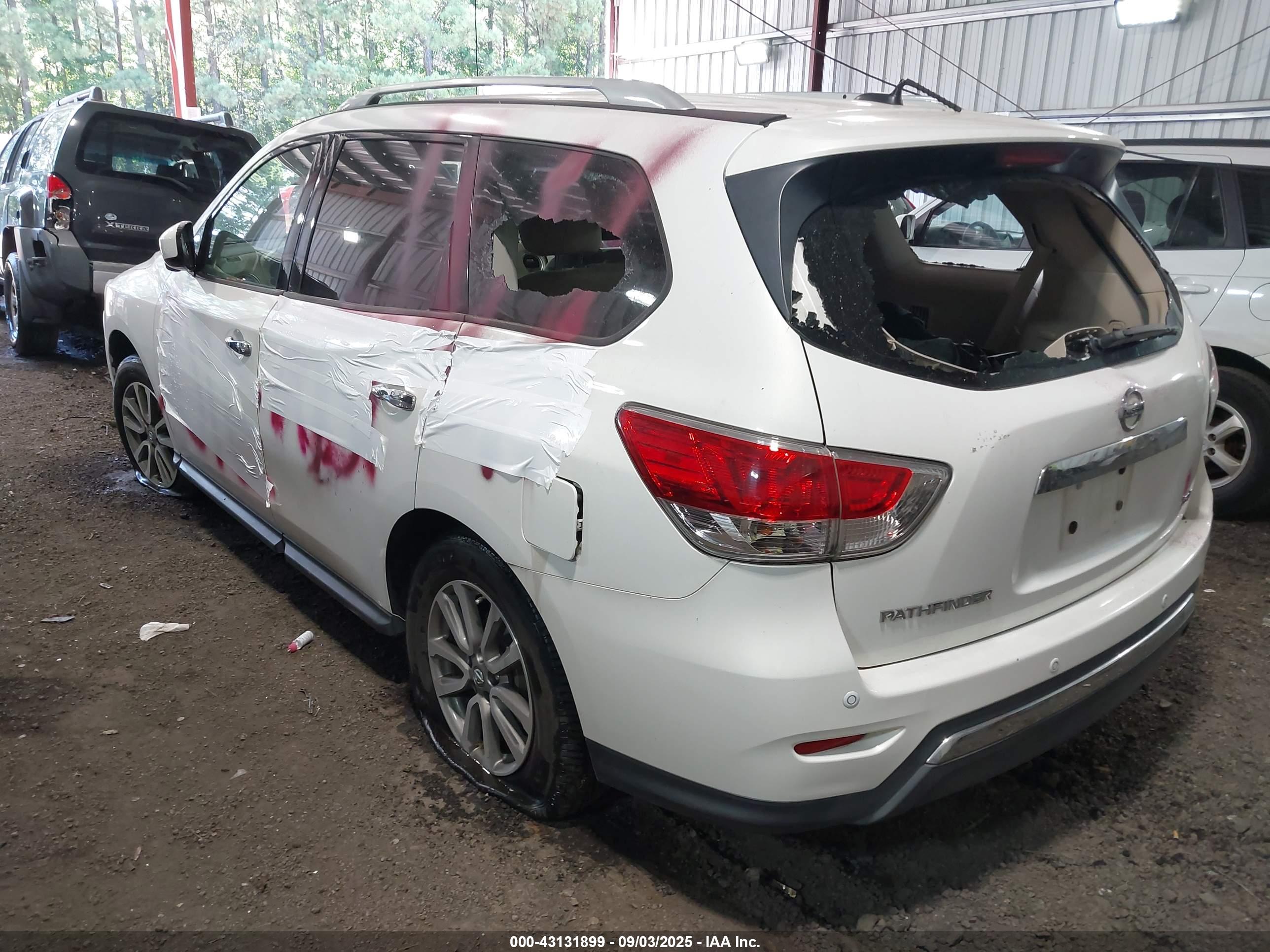 NISSAN PATHFINDER image 3