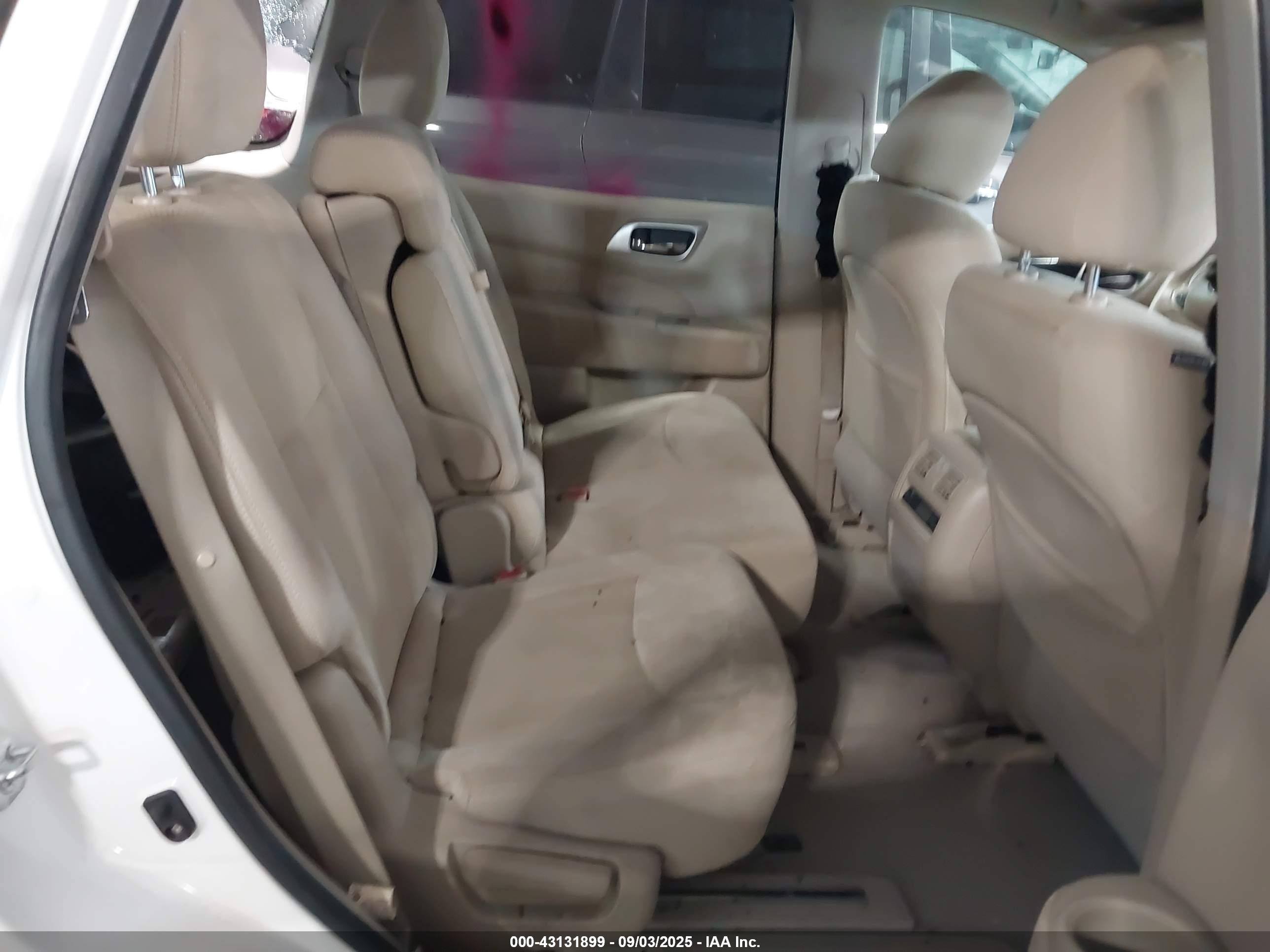 NISSAN PATHFINDER image 8