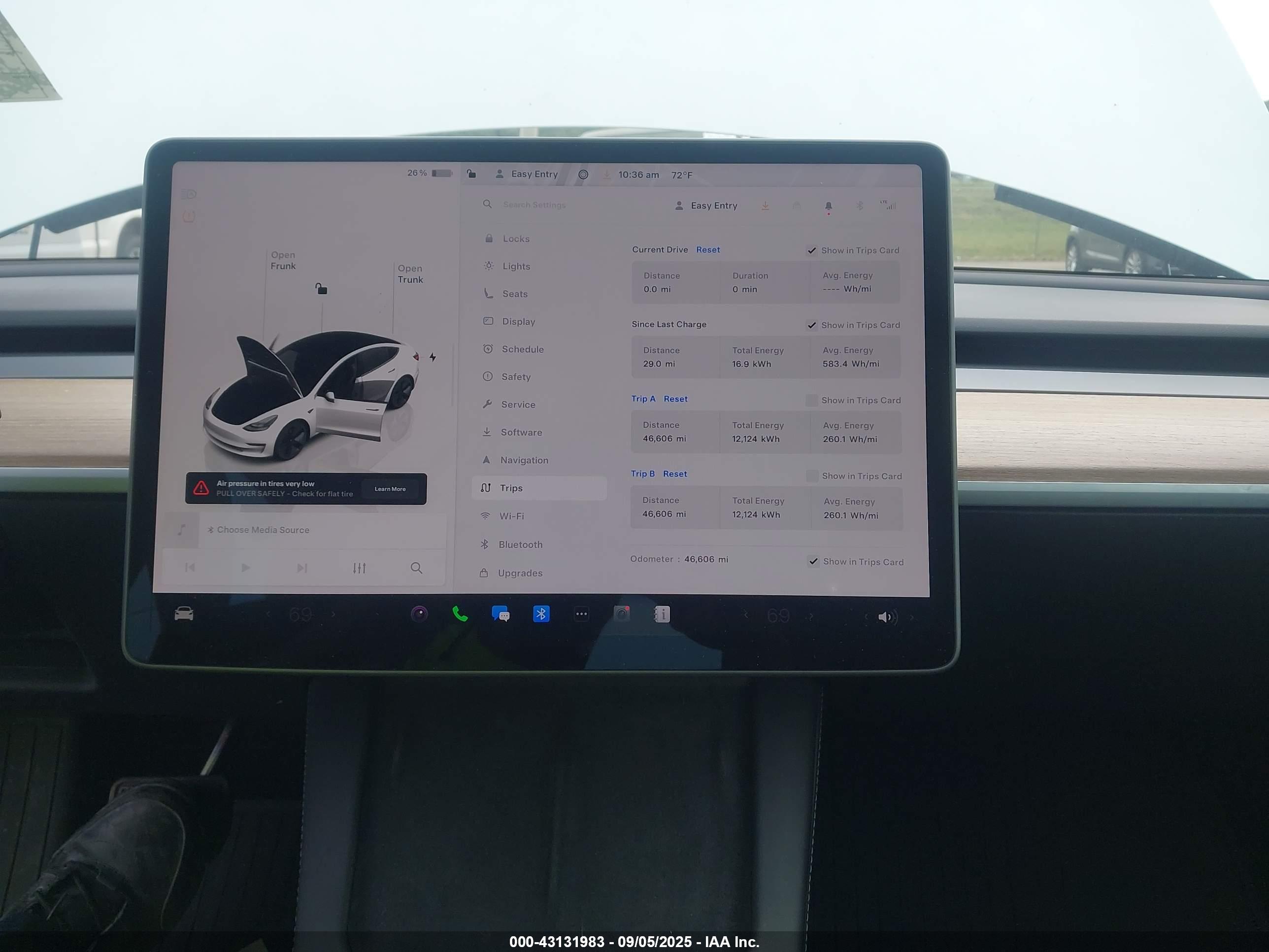 TESLA MODEL image 7