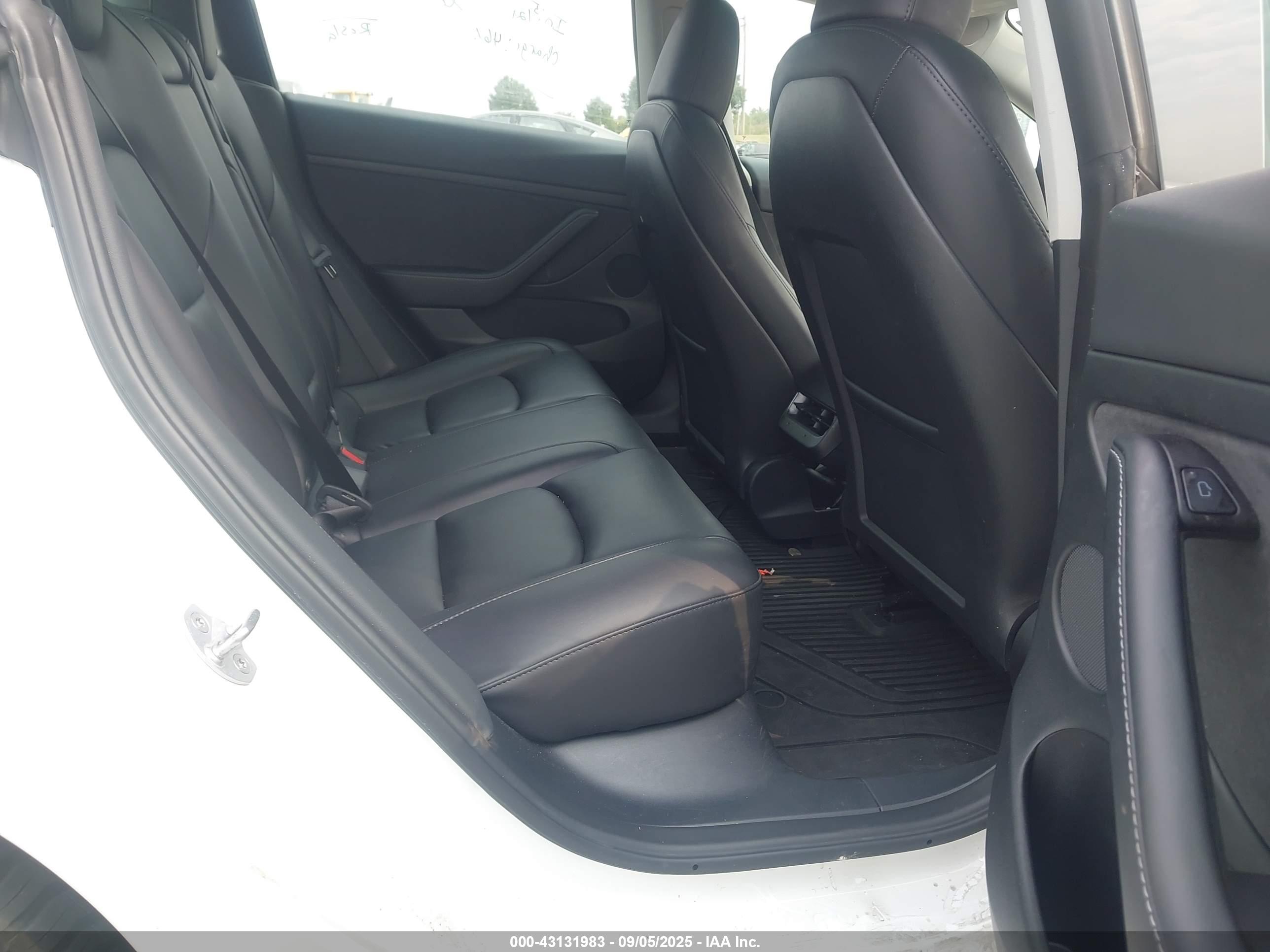 TESLA MODEL image 8