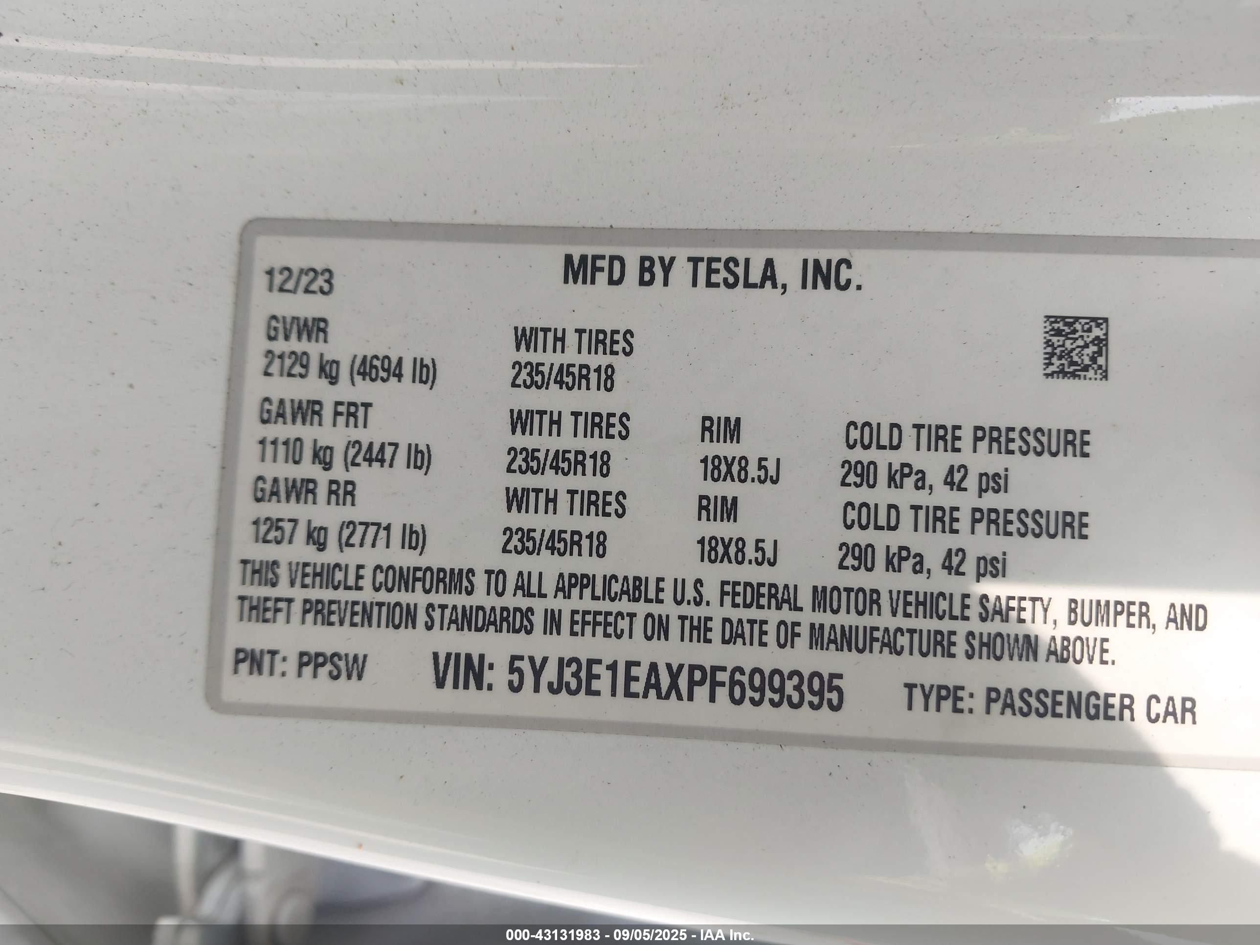 TESLA MODEL image 9