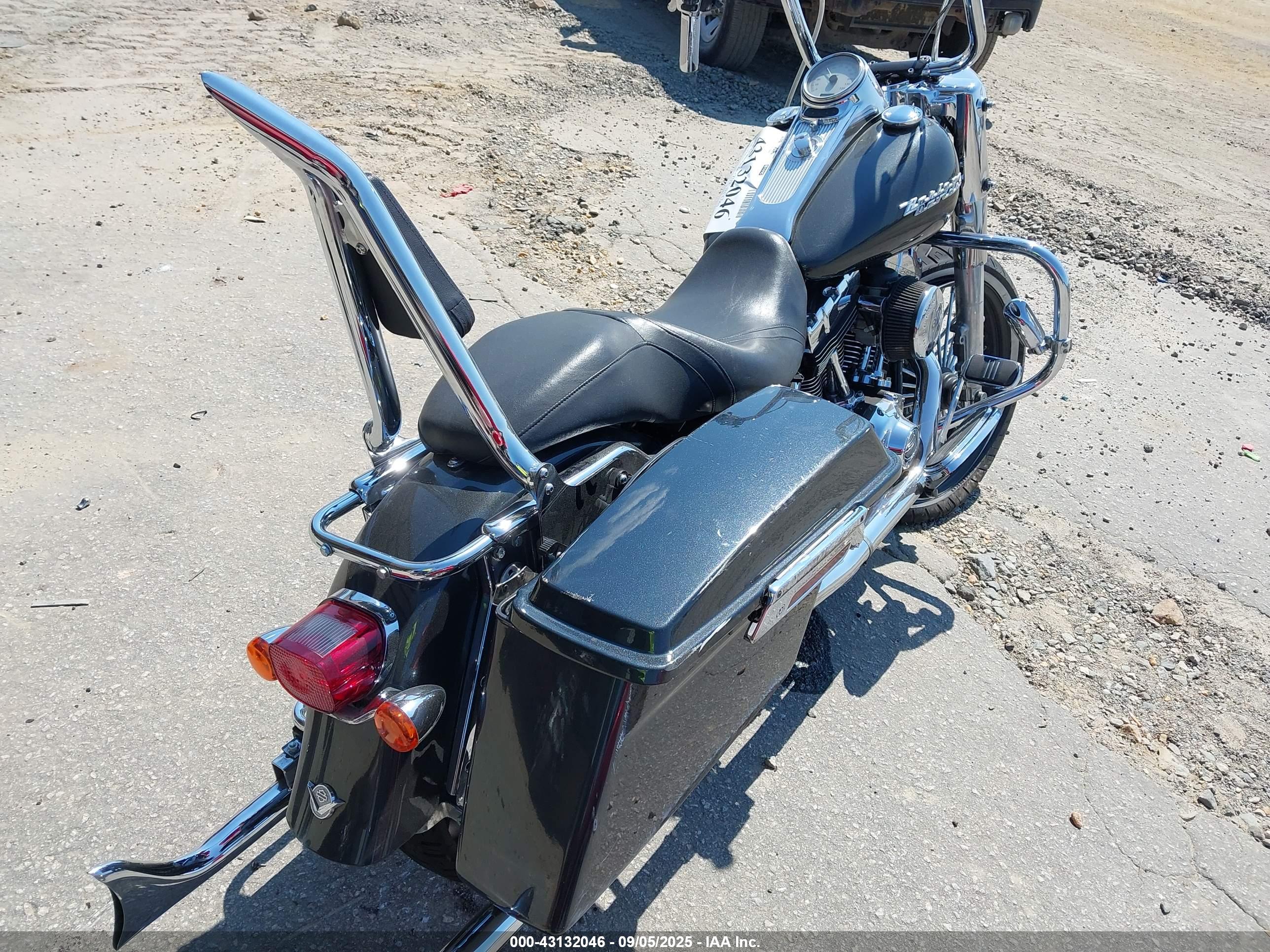 HARLEY-DAVIDSON FLHRS image 4