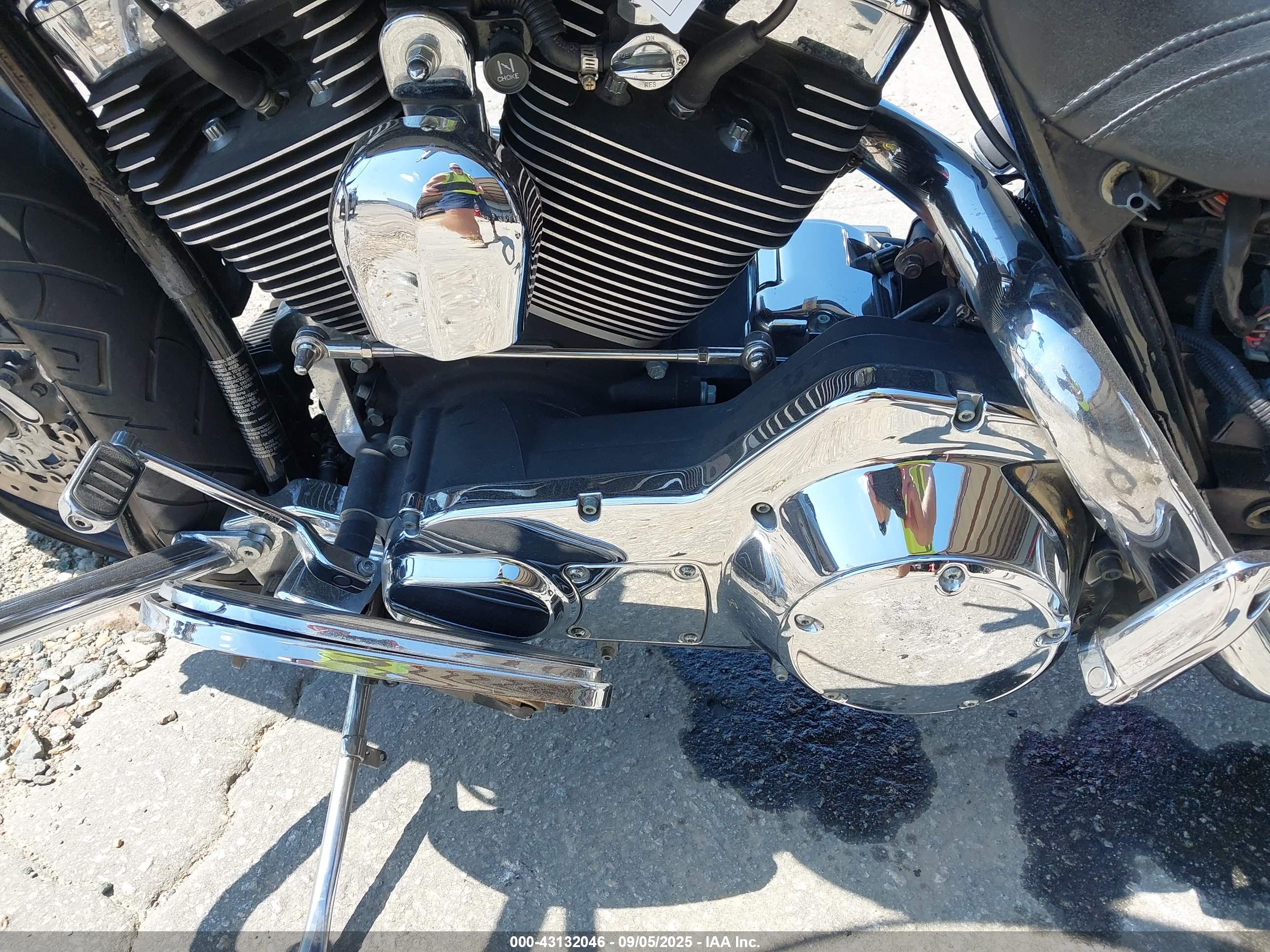 HARLEY-DAVIDSON FLHRS image 9
