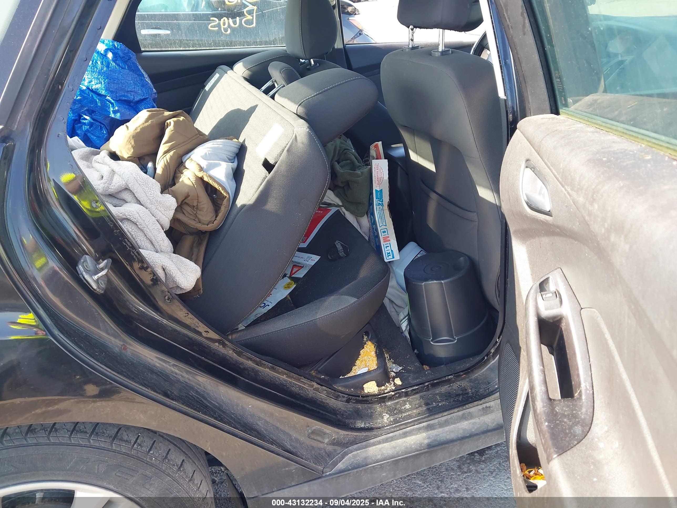 FORD FOCUS image 8