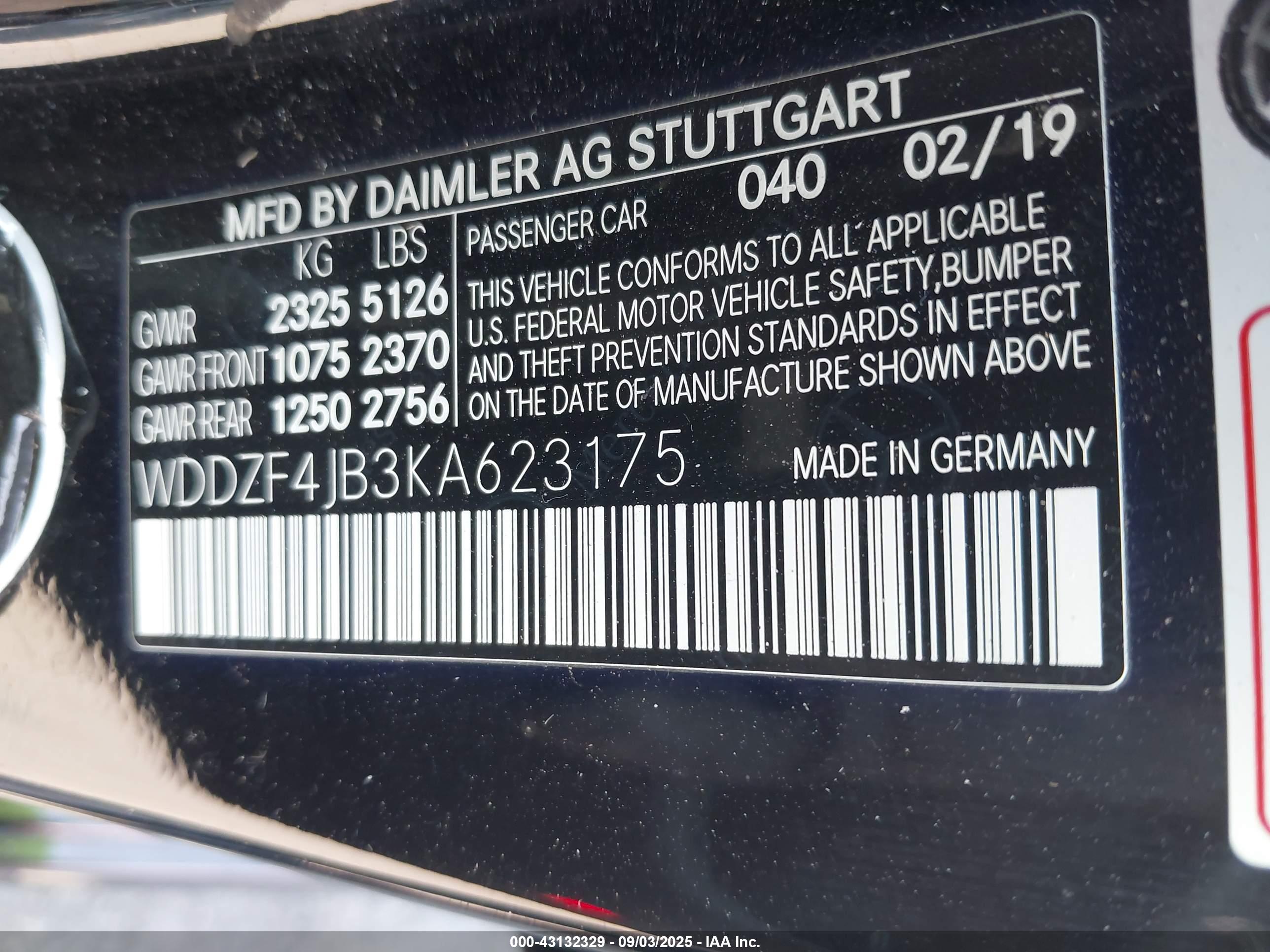 MERCEDES-BENZ E image 9