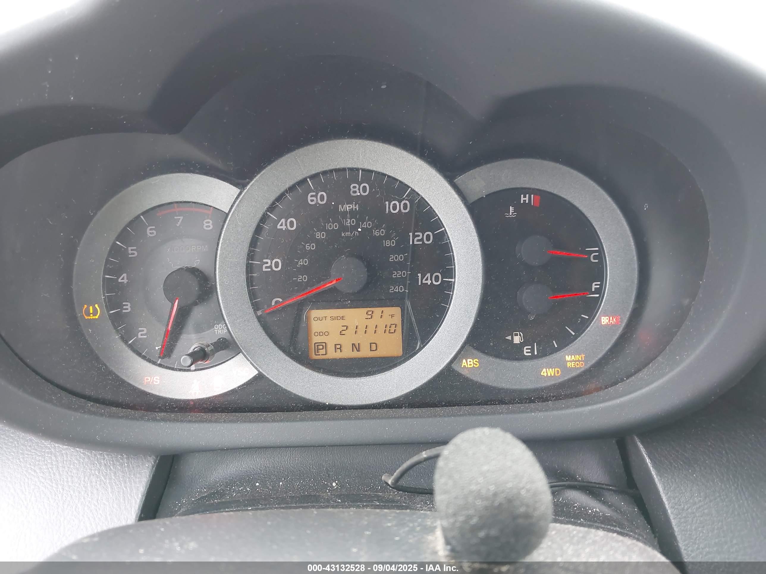 TOYOTA RAV4 image 7