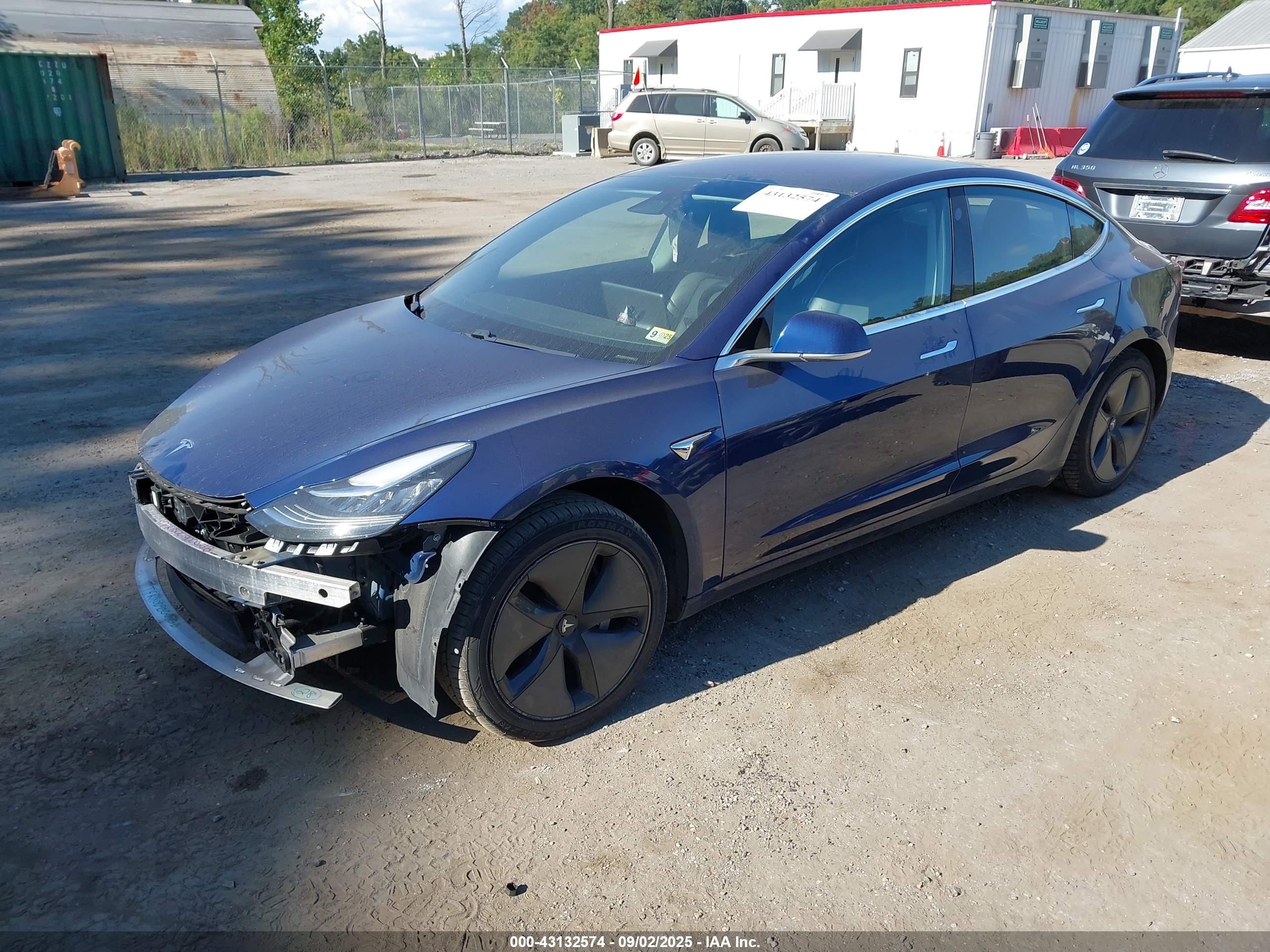 TESLA MODEL image 2