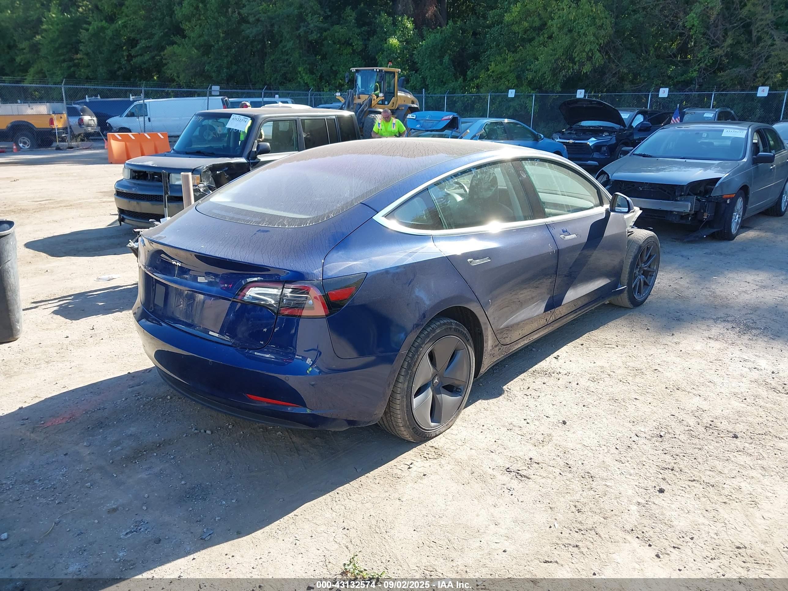 TESLA MODEL image 4
