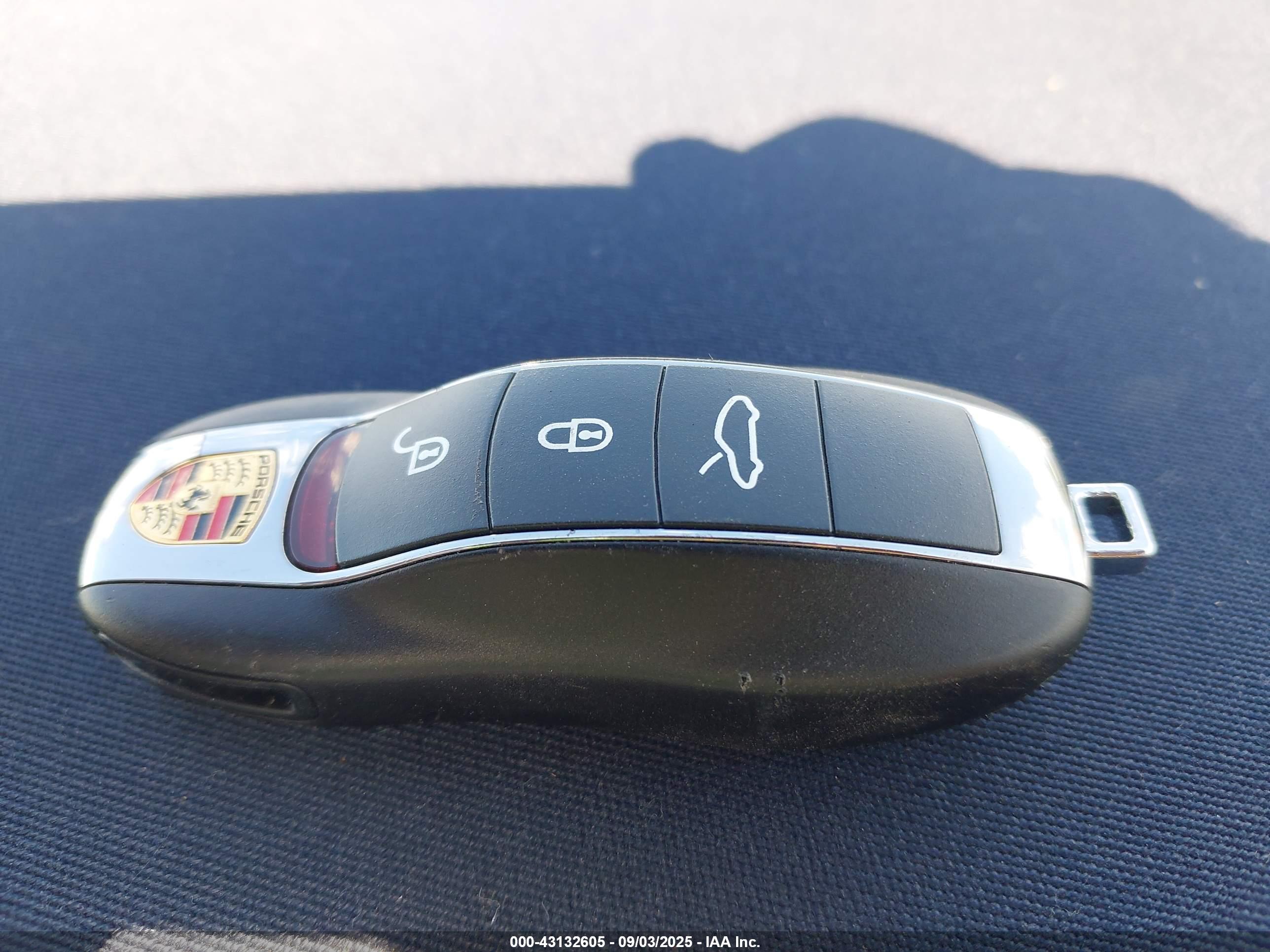 PORSCHE 911 image 11