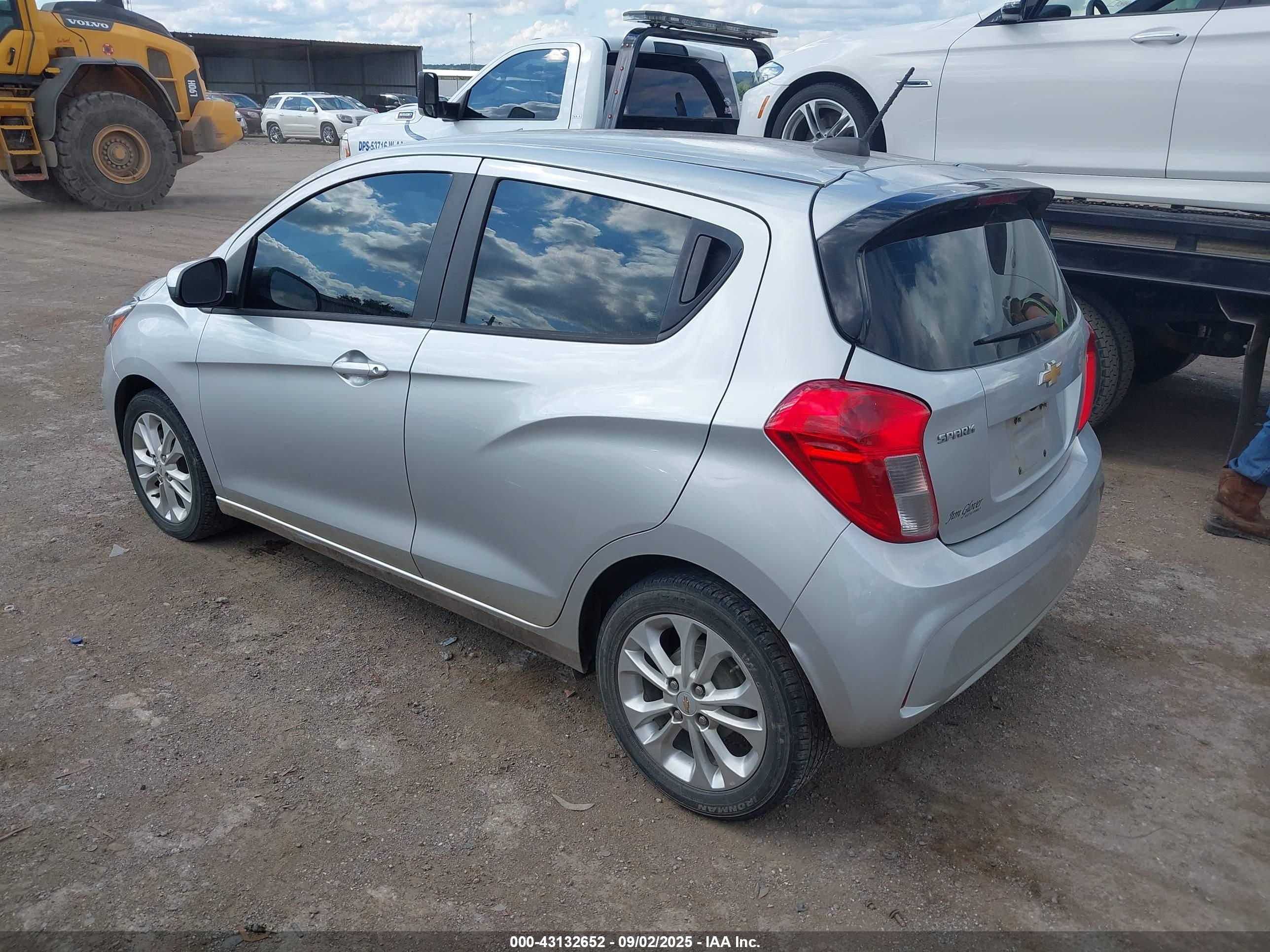 CHEVROLET SPARK image 3