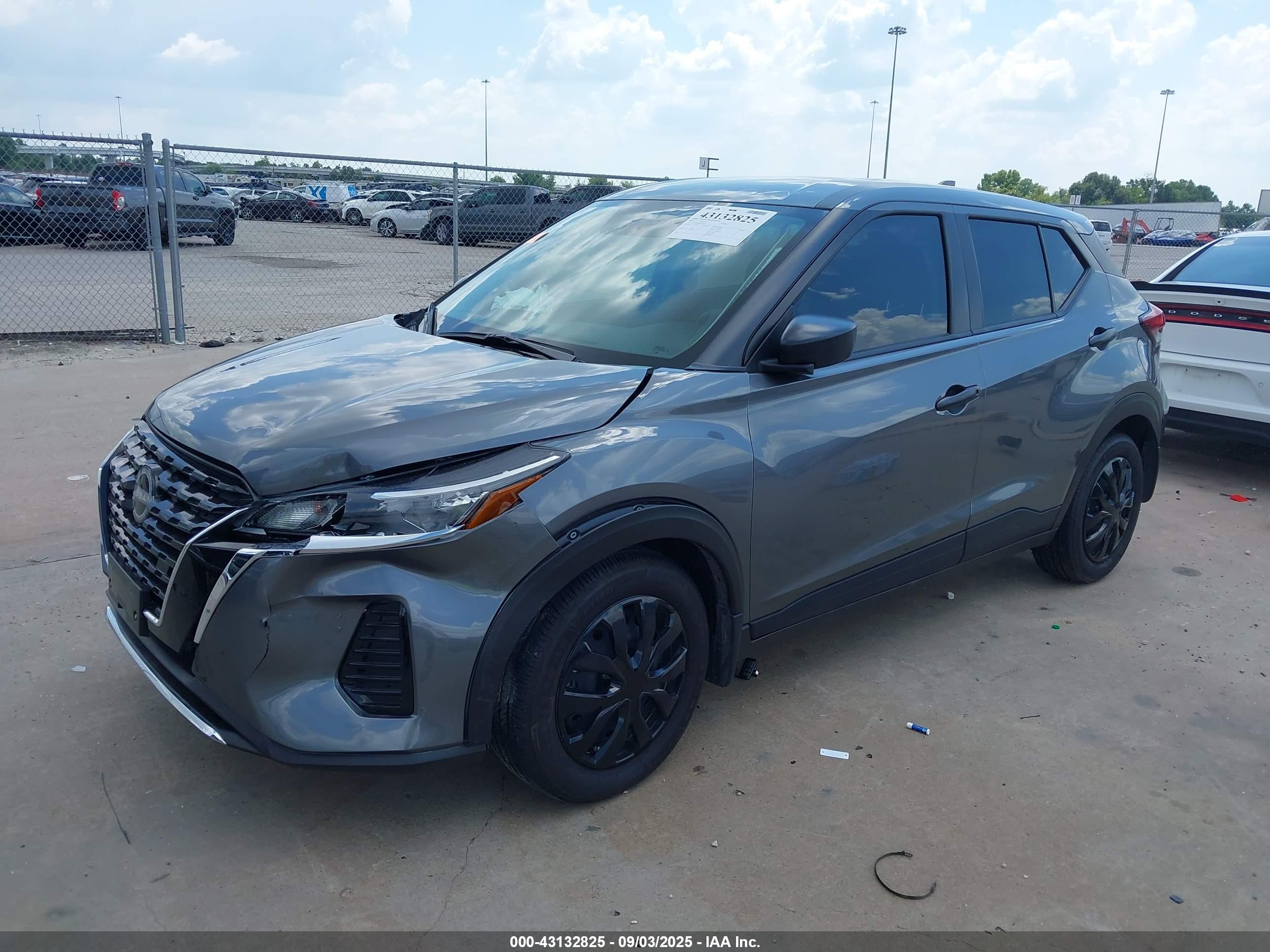 NISSAN KICKS image 2