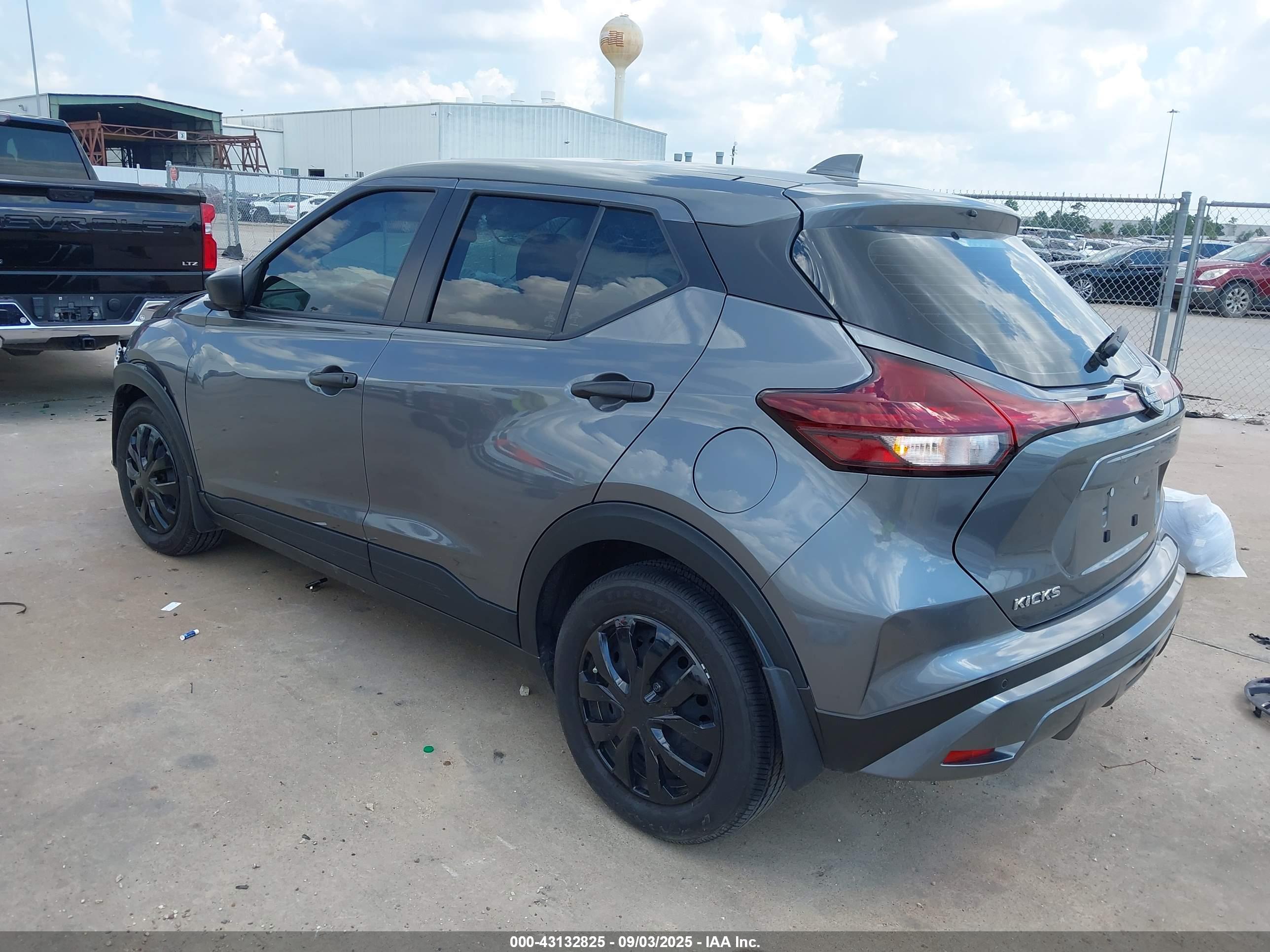 NISSAN KICKS image 3