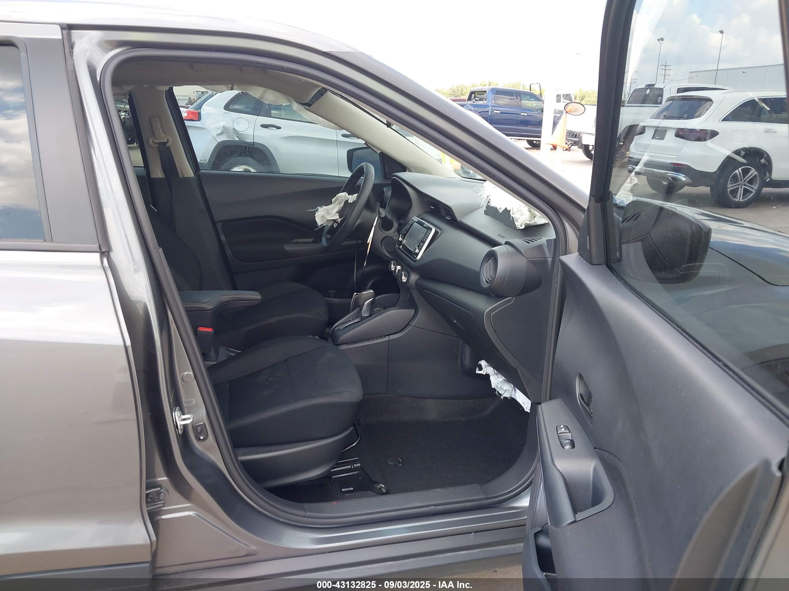 NISSAN KICKS image 5