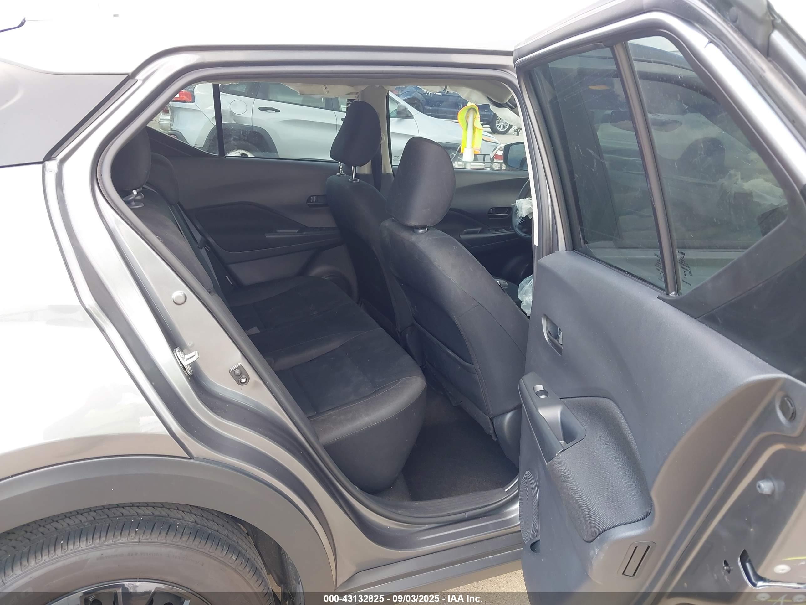 NISSAN KICKS image 8