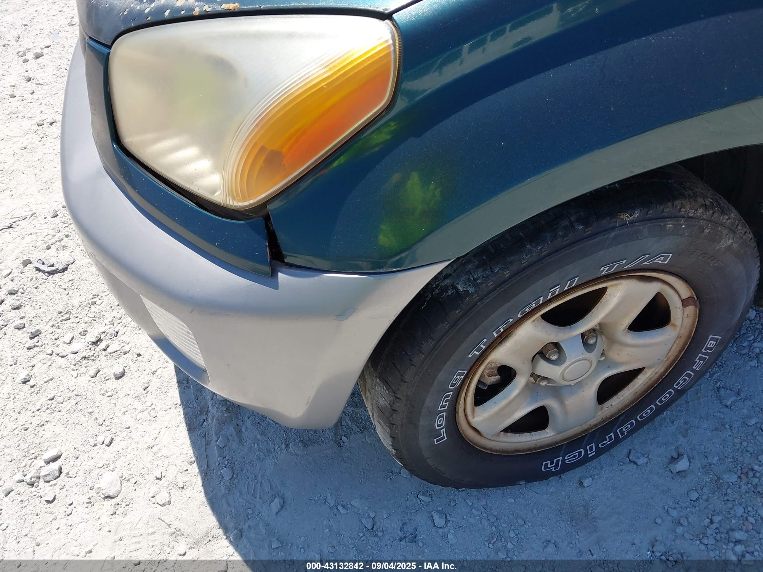 TOYOTA RAV4 image 6