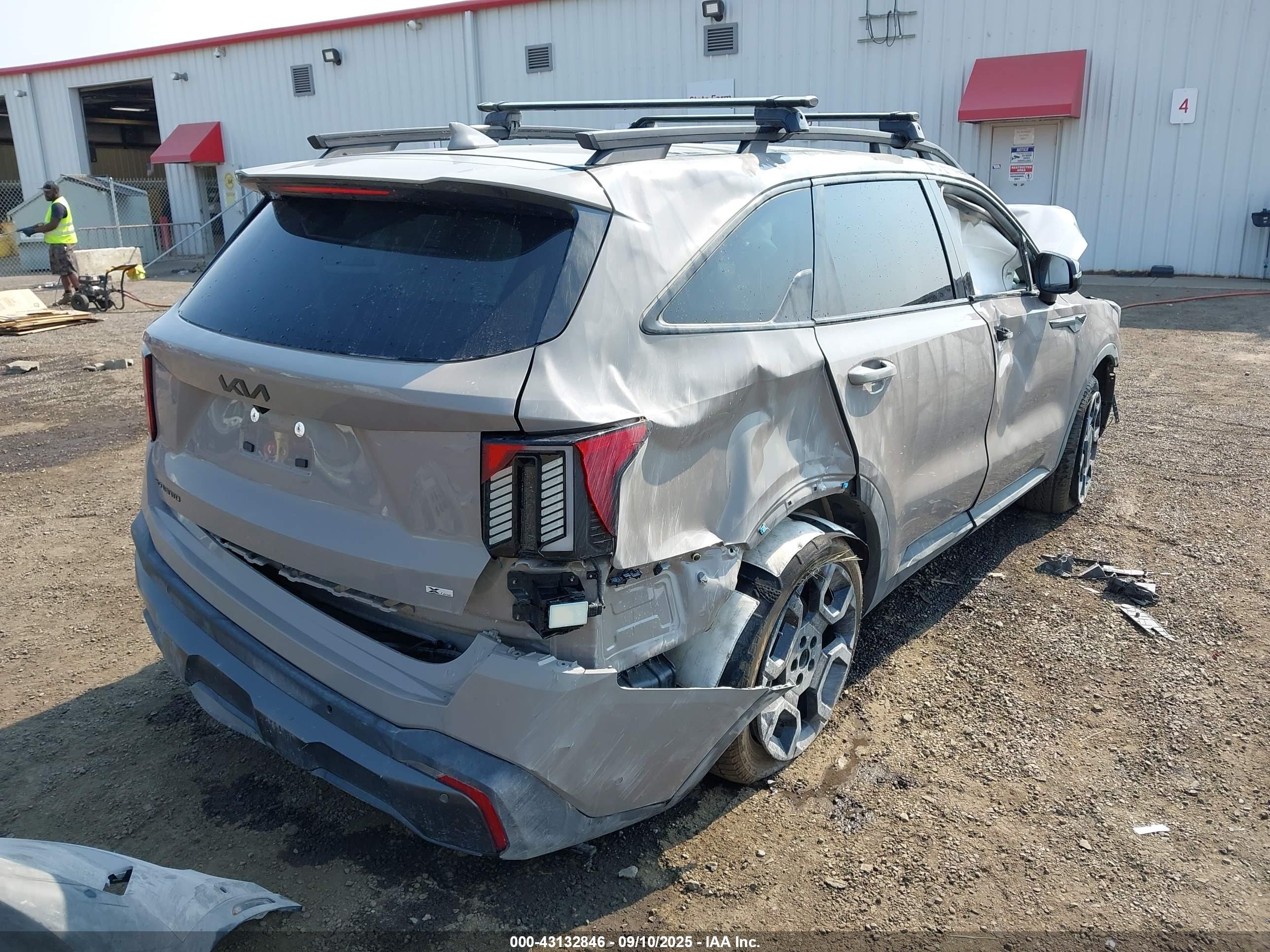 KIA SORENTO image 4