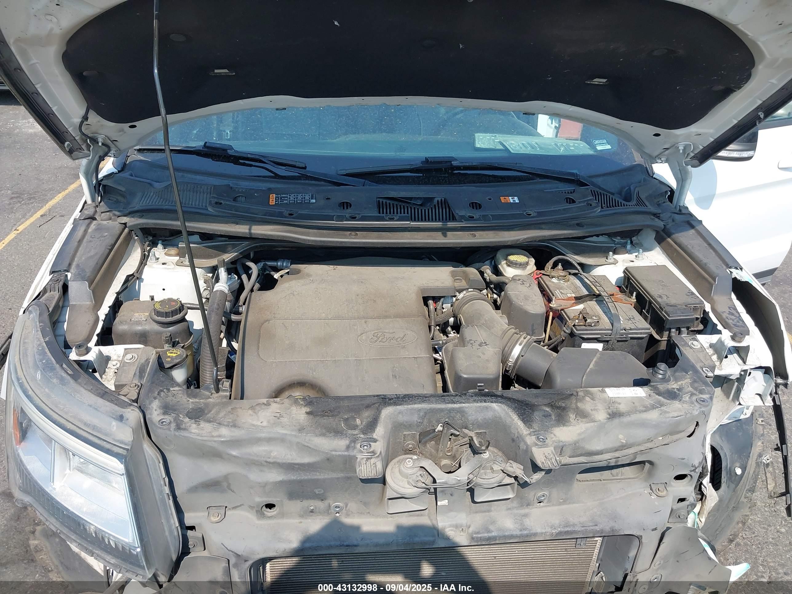 FORD EXPLORER image 10